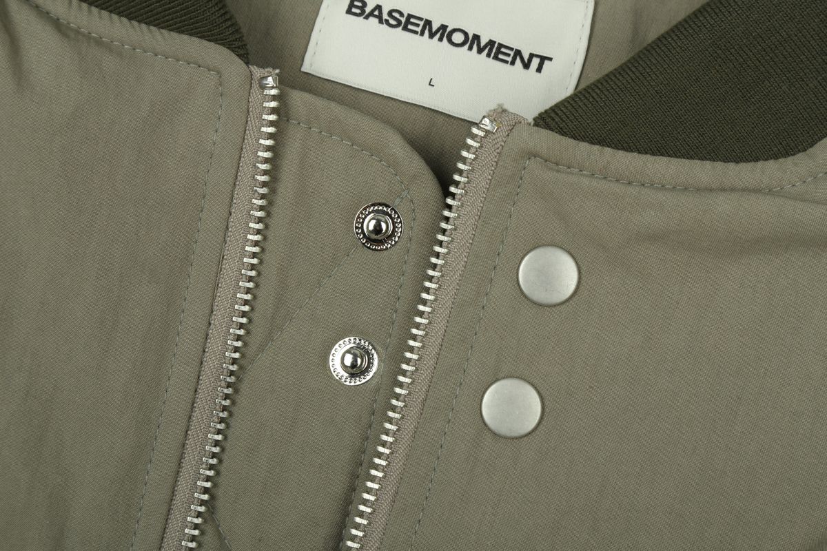 베이스모먼트(BASEMOMENT) CN 플라이트 크롭 봄버 자켓 세이지