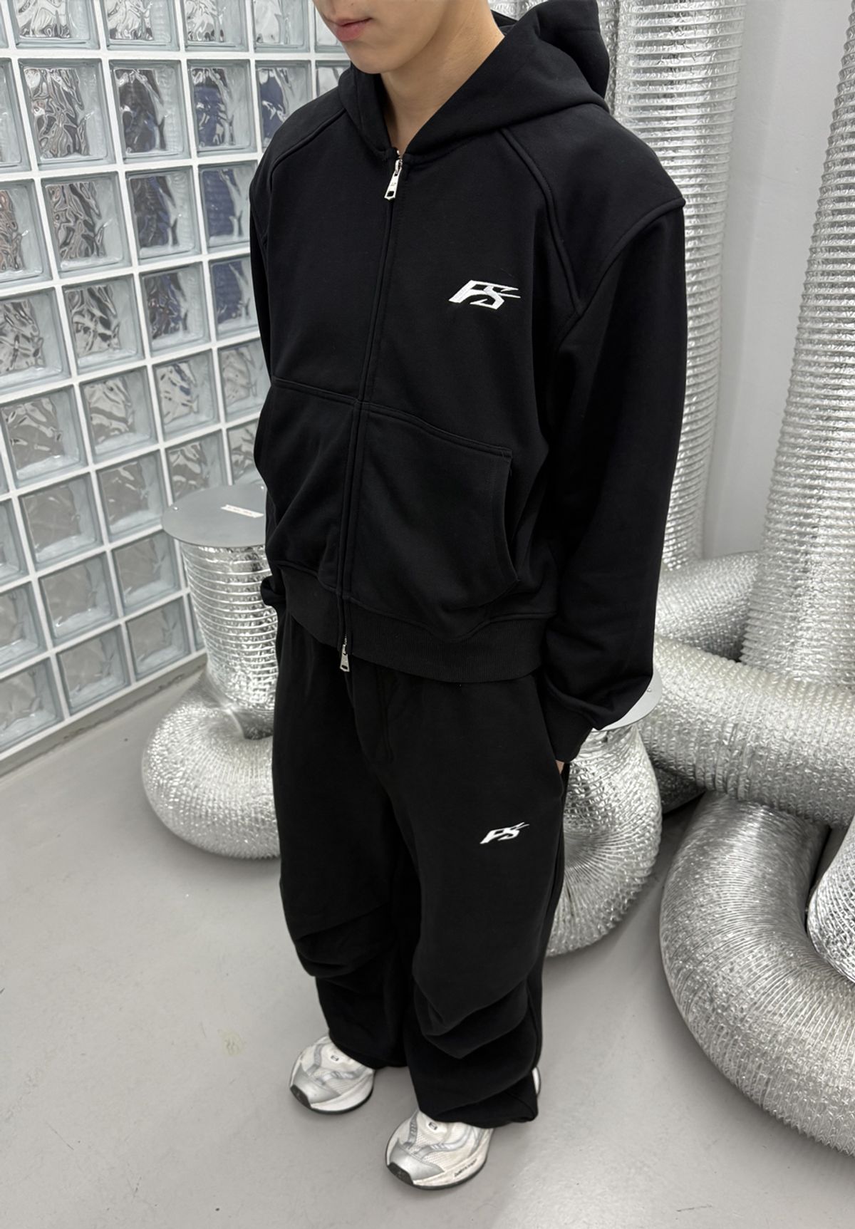 포스센스티브(FORCESENSITIVE) FORCE WIDE SWEAT PANTS
