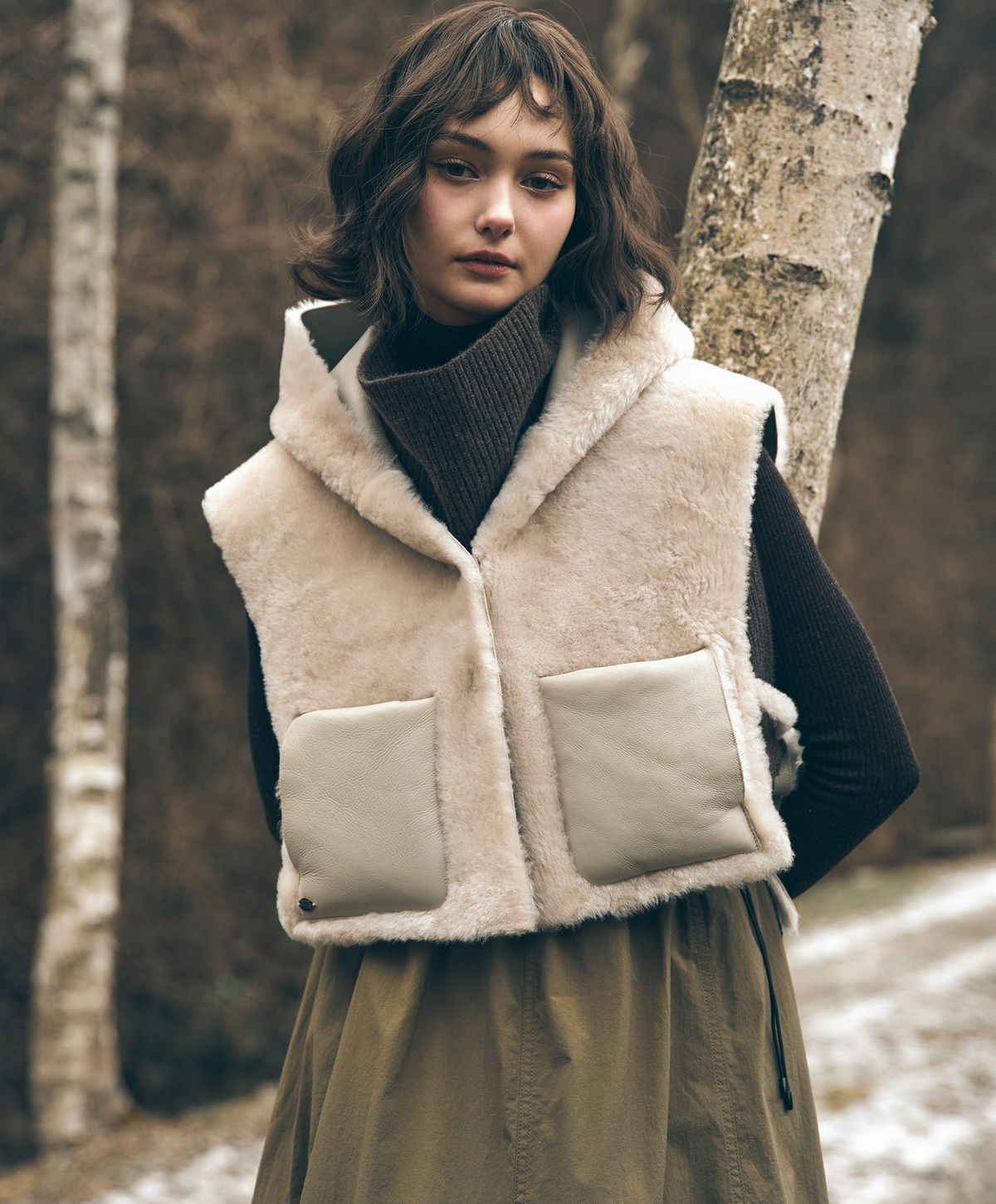 누크피터(NUUKFITTER) MOUTON FUR REVERSIBLE VEST_WOMEN [LIGHT BEIGE] 여성 리얼 무스탕 리버서블 후드 베스트 양털 조끼 라이트베이지
