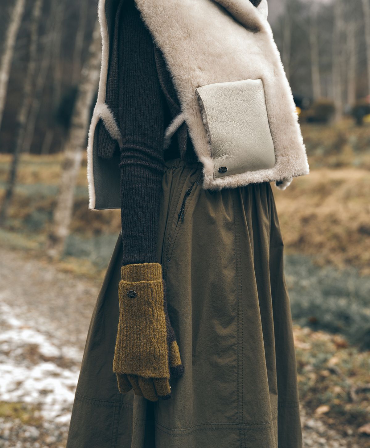 누크피터(NUUKFITTER) YAK CABLE KNIT WARMER GLOVES [KHAKI]