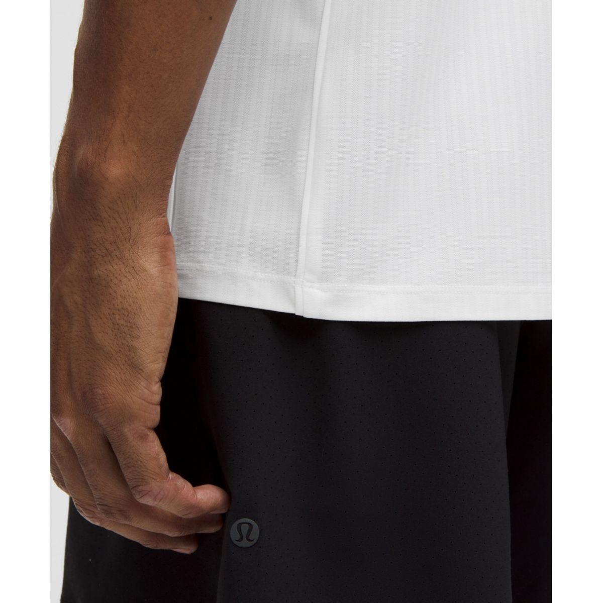 룰루레몬(LULULEMON) UV 프로텍티브 스트라이프 메쉬 테니스 티셔츠  WHT