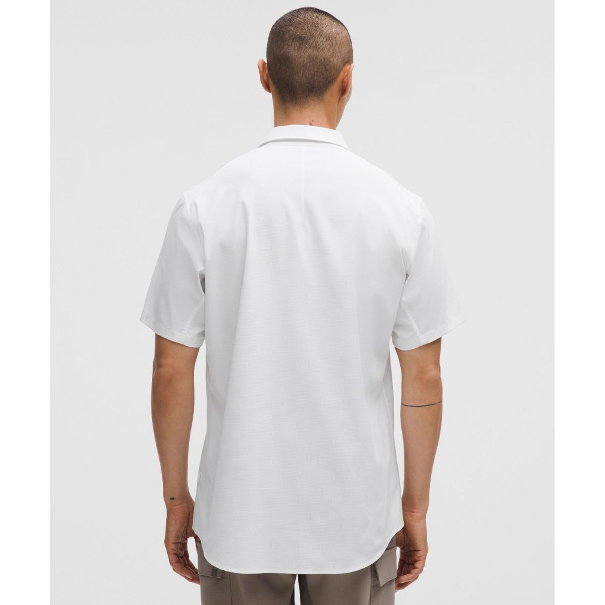 룰루레몬(LULULEMON) 에어링 이지 숏슬리브 셔츠  BRWT