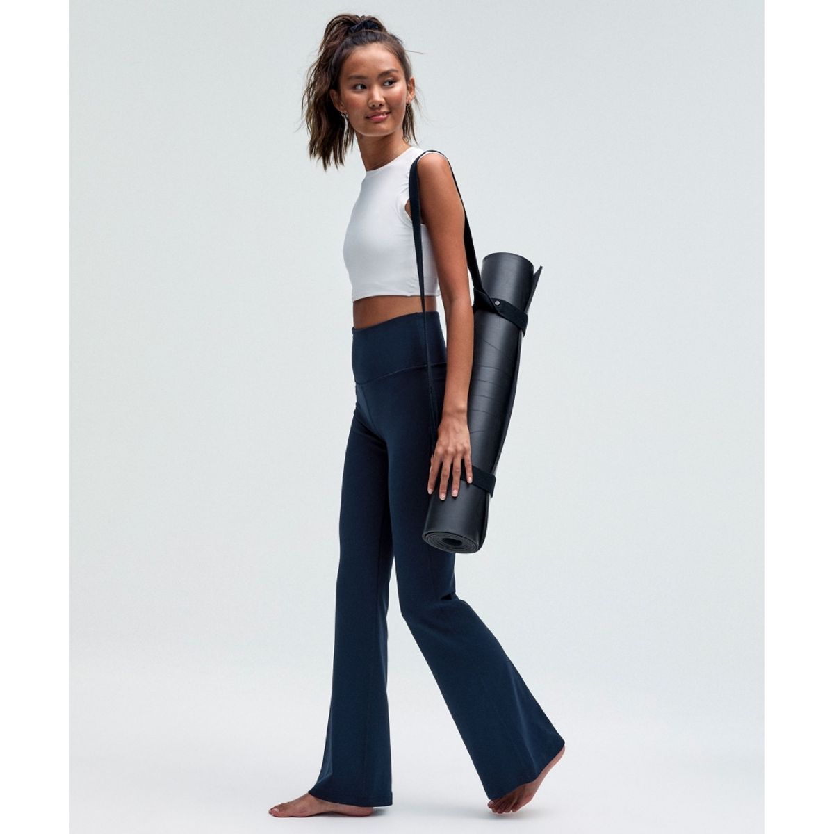 룰루레몬(LULULEMON) 그루브 Nulu 슈퍼 하이라이즈 플레어드 팬츠 *레귤러  TRNV
