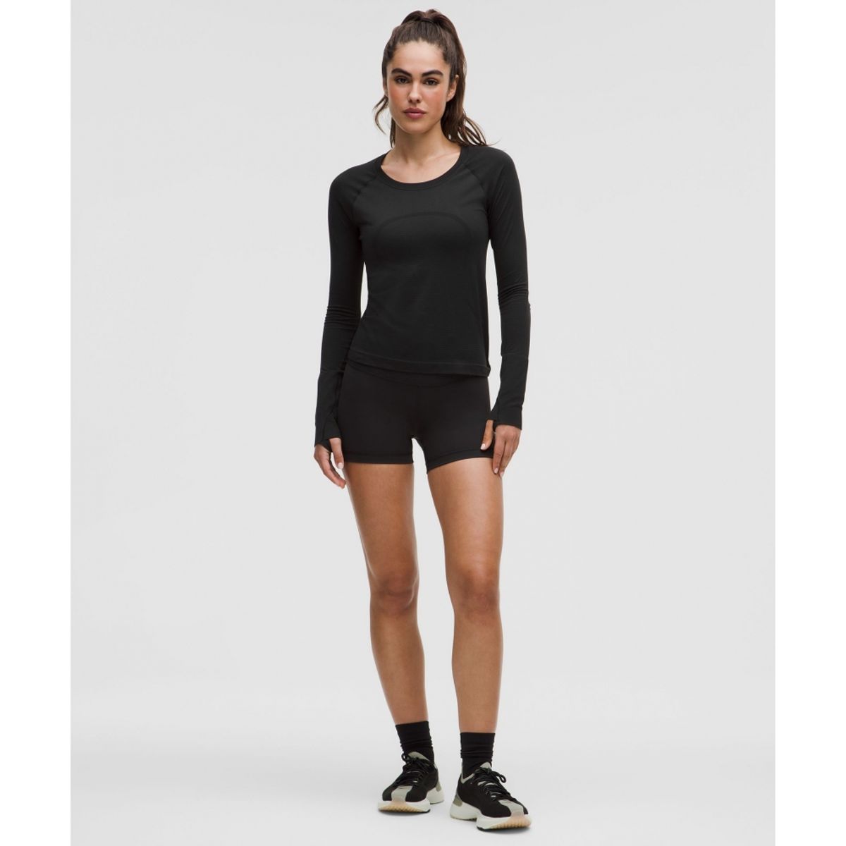 룰루레몬(LULULEMON) 스위프틀리 테크 롱슬리브 셔츠 2.0 *웨이스트 렝스  BLK BLK