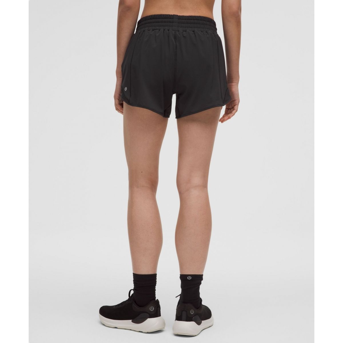 룰루레몬(LULULEMON) 핫티 핫 하이라이즈 라인드 쇼츠 4inch  BLK