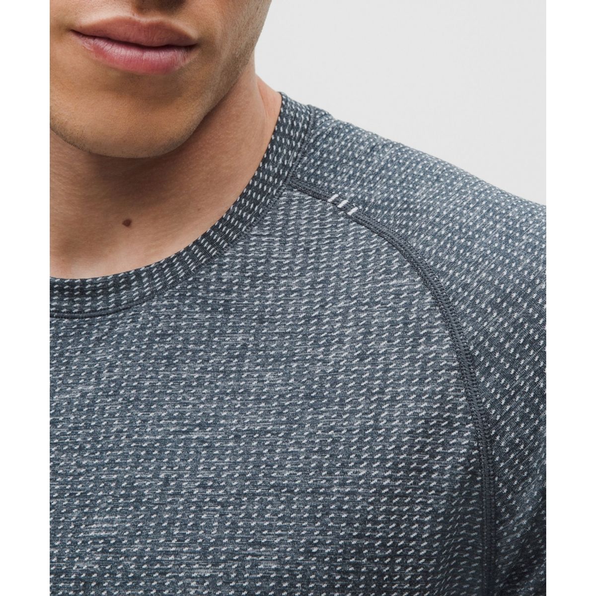 룰루레몬(LULULEMON) 메탈 벤트 테크 숏슬리브 셔츠  STRH TRNV