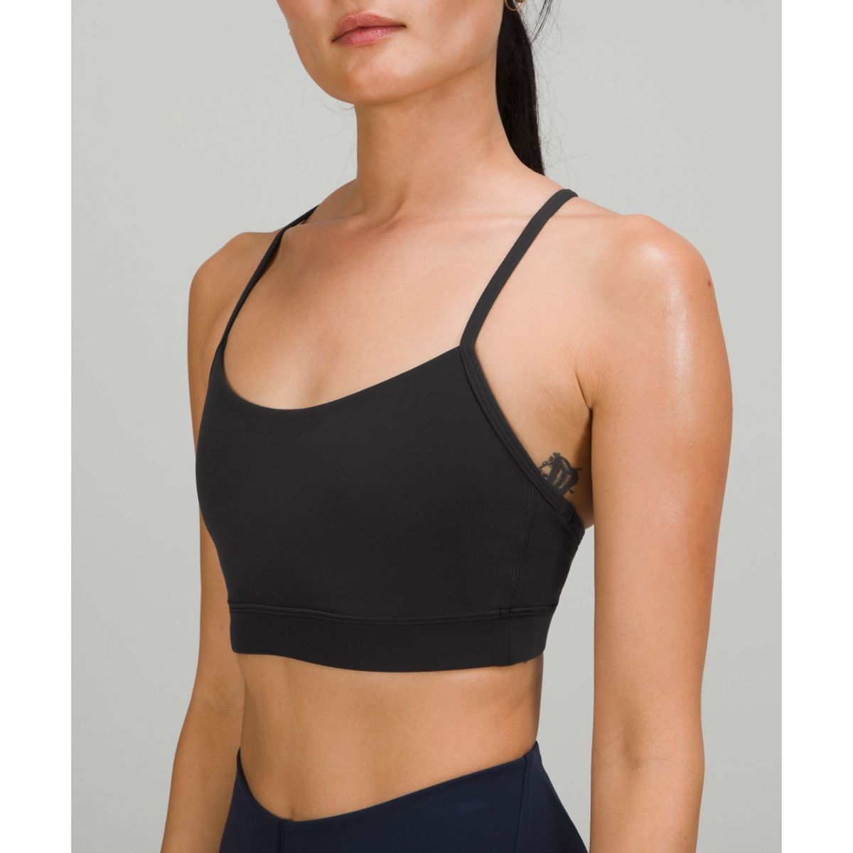 룰루레몬(LULULEMON) 플로우 Y 브라 Nulu *라이트 서포트, B C컵 아시아 핏  BLK