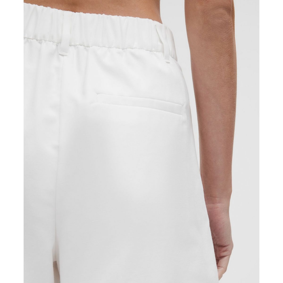 룰루레몬(LULULEMON) LuluLinen 하이라이즈 쇼츠 6inch  WHT