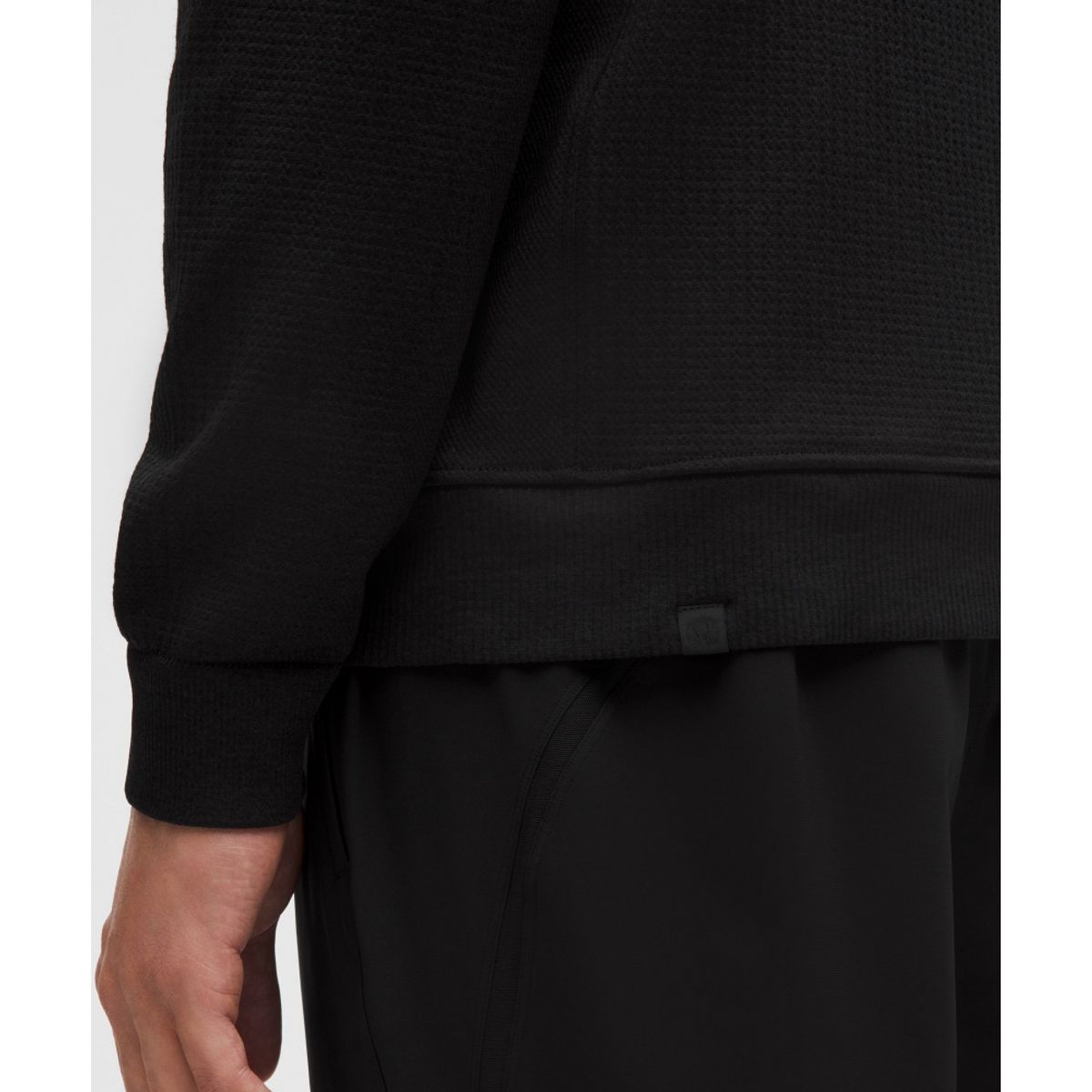 룰루레몬(LULULEMON) 엔지니어드 웜스 롱슬리브 크루  BLK BLK