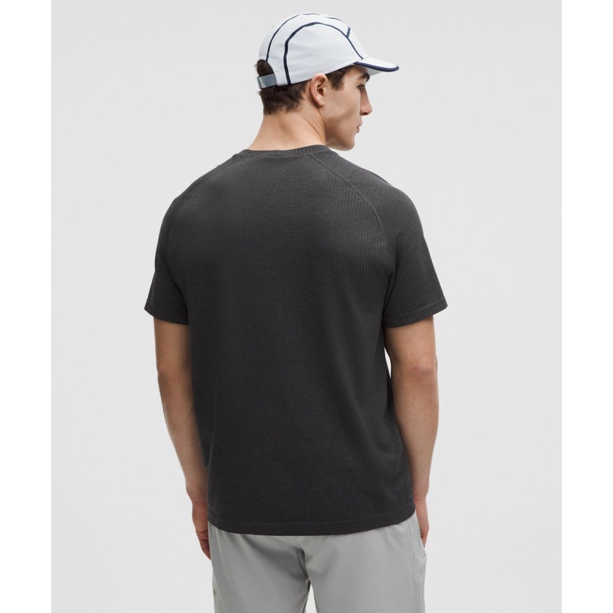 룰루레몬(LULULEMON) 메탈 벤트 테크 숏슬리브 셔츠  GGRE BLK