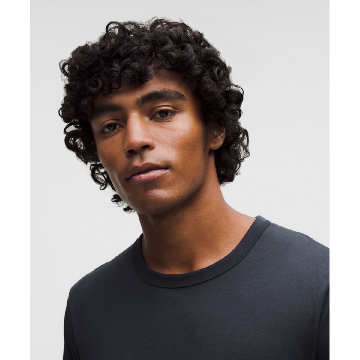 룰루레몬(LULULEMON) 펀더멘털 티셔츠  NUNY