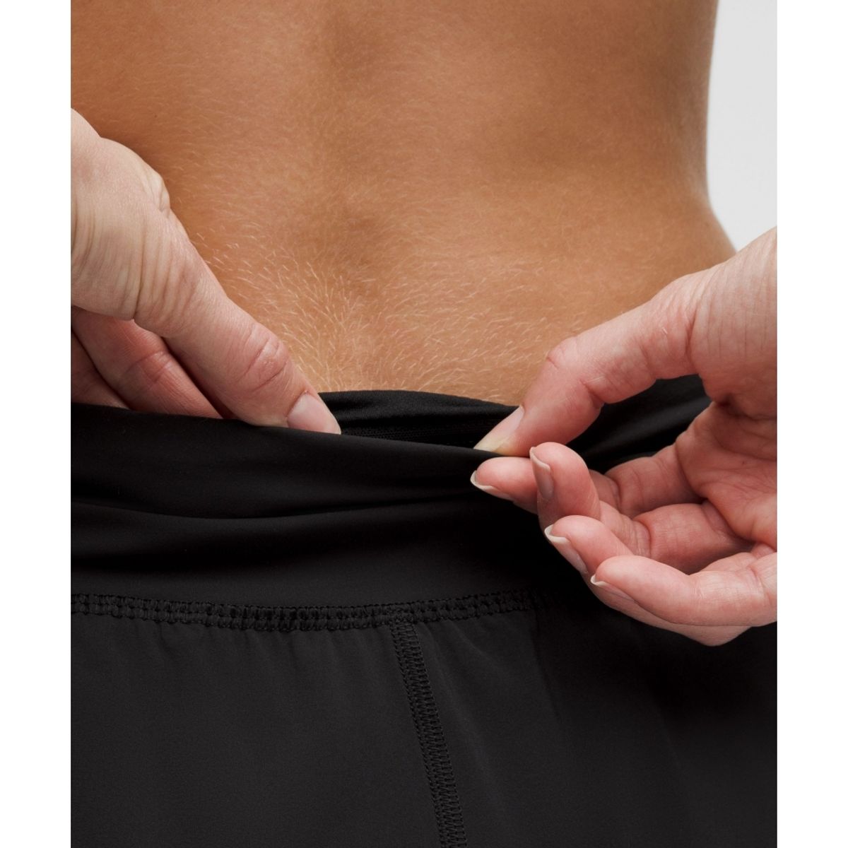룰루레몬(LULULEMON) 패스트 앤 프리 하이라이즈 클래식 핏 스플릿 쇼츠 3inch  BLK