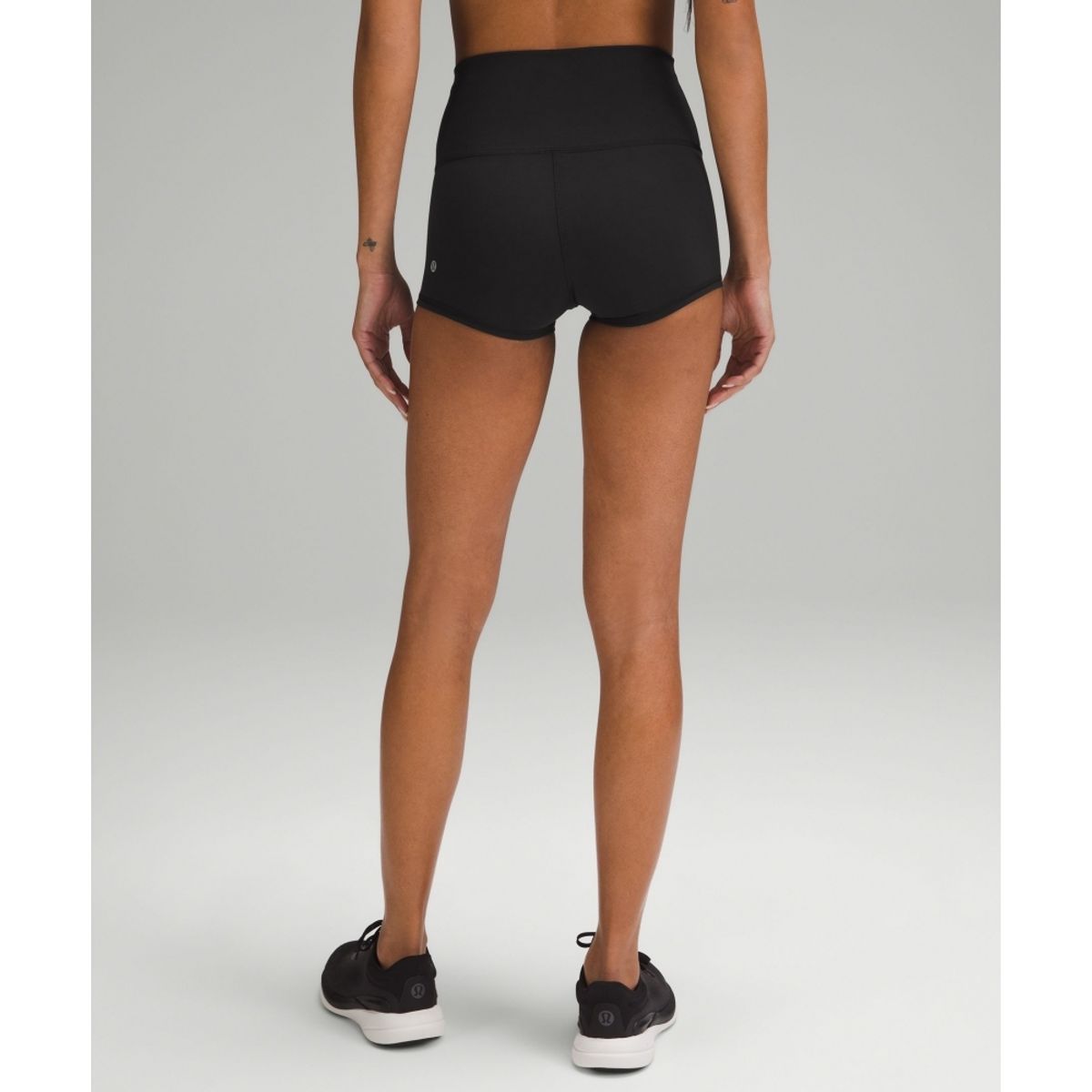 룰루레몬(LULULEMON) 원더 트레인 하이라이즈 쇼츠 2inch  BLK