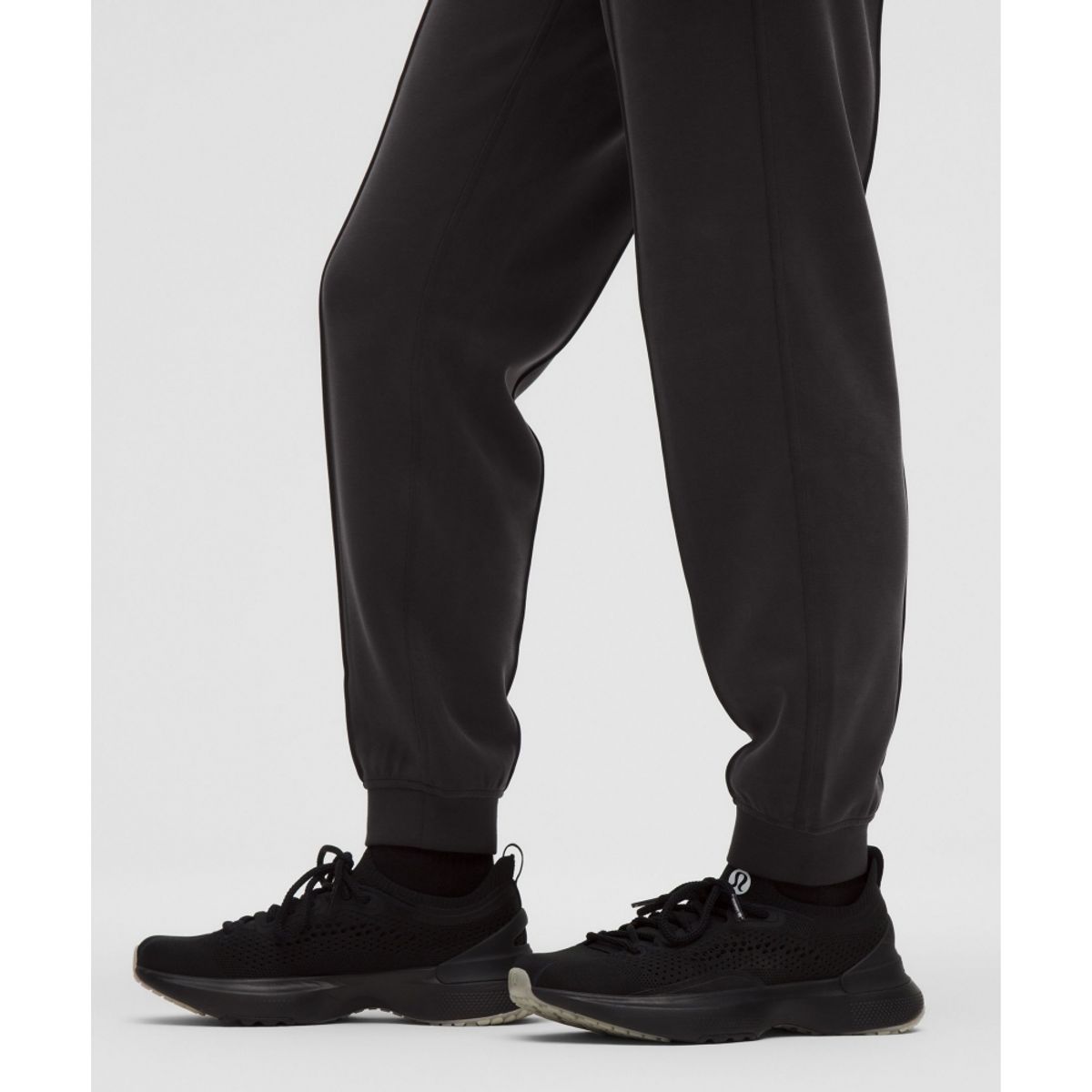 룰루레몬(LULULEMON) Softstreme 클래식 핏 하이라이즈 조거 *아시아 핏  BLK