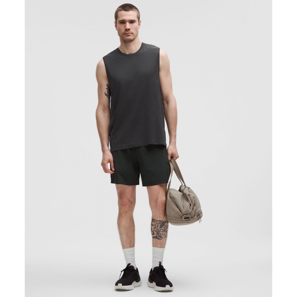룰루레몬(LULULEMON) 메탈 벤트 테크 슬리브리스 셔츠 *업데이트 핏  GGRE BLK