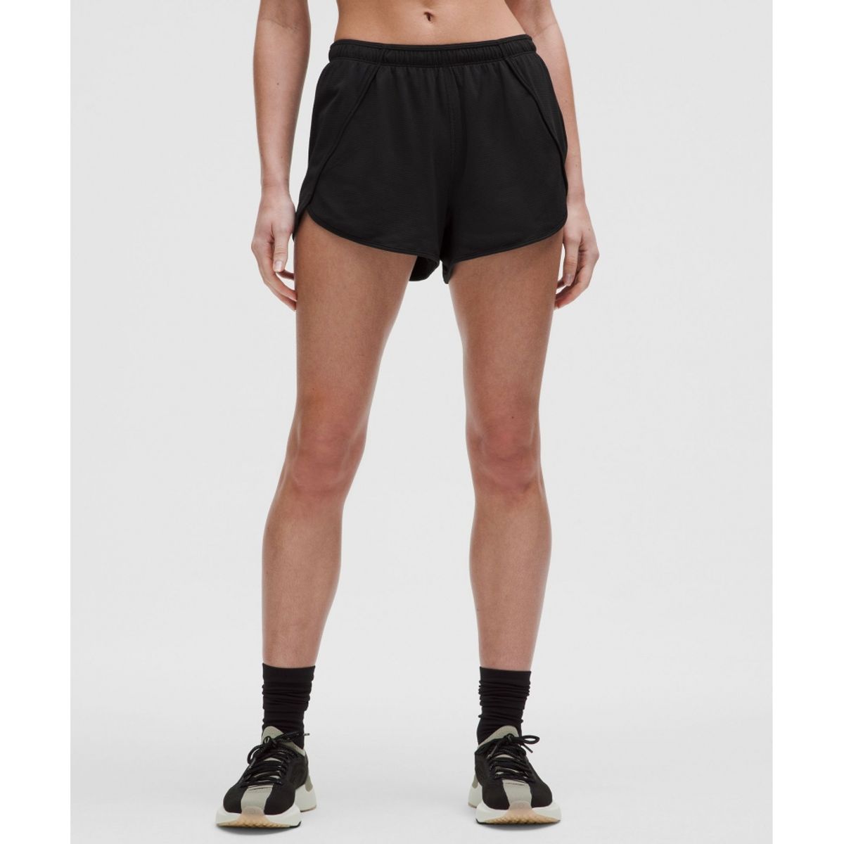 룰루레몬(LULULEMON) 스위프틀리 미드라이즈 쇼츠 3inch  BLK BLK