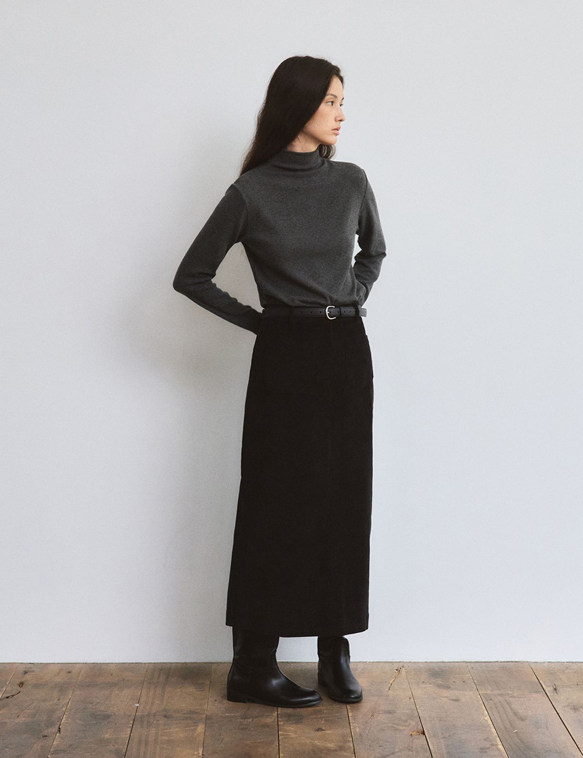 더엘로(THEELO) H-line Corduroy Skirt (Black)