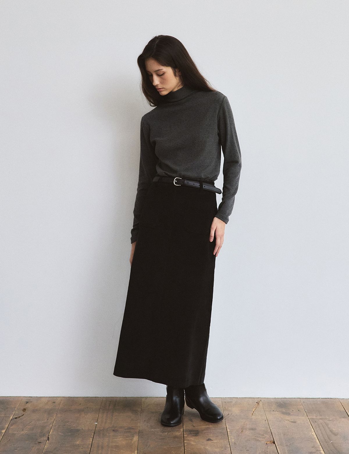 더엘로(THEELO) H-line Corduroy Skirt (Black)