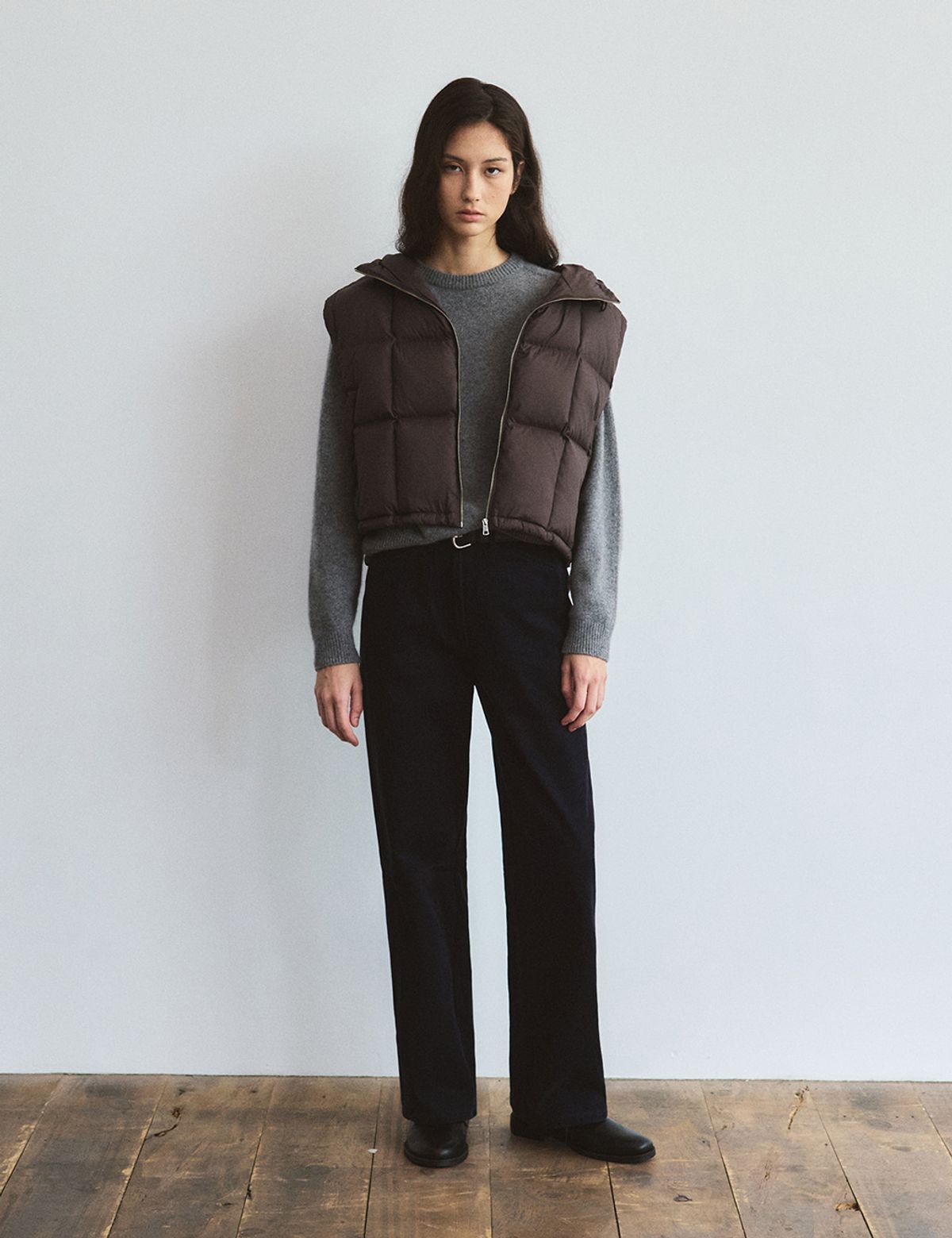 더엘로(THEELO) Square Quilting Down Vest (Brown)