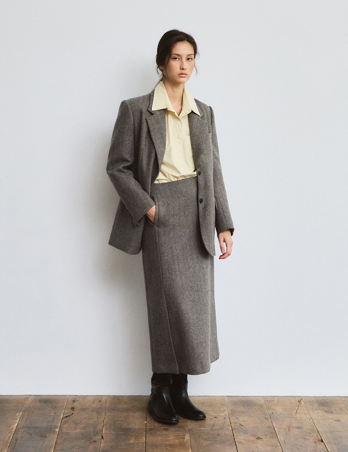 더엘로(THEELO) Herringbone Skirt (Charcoal)