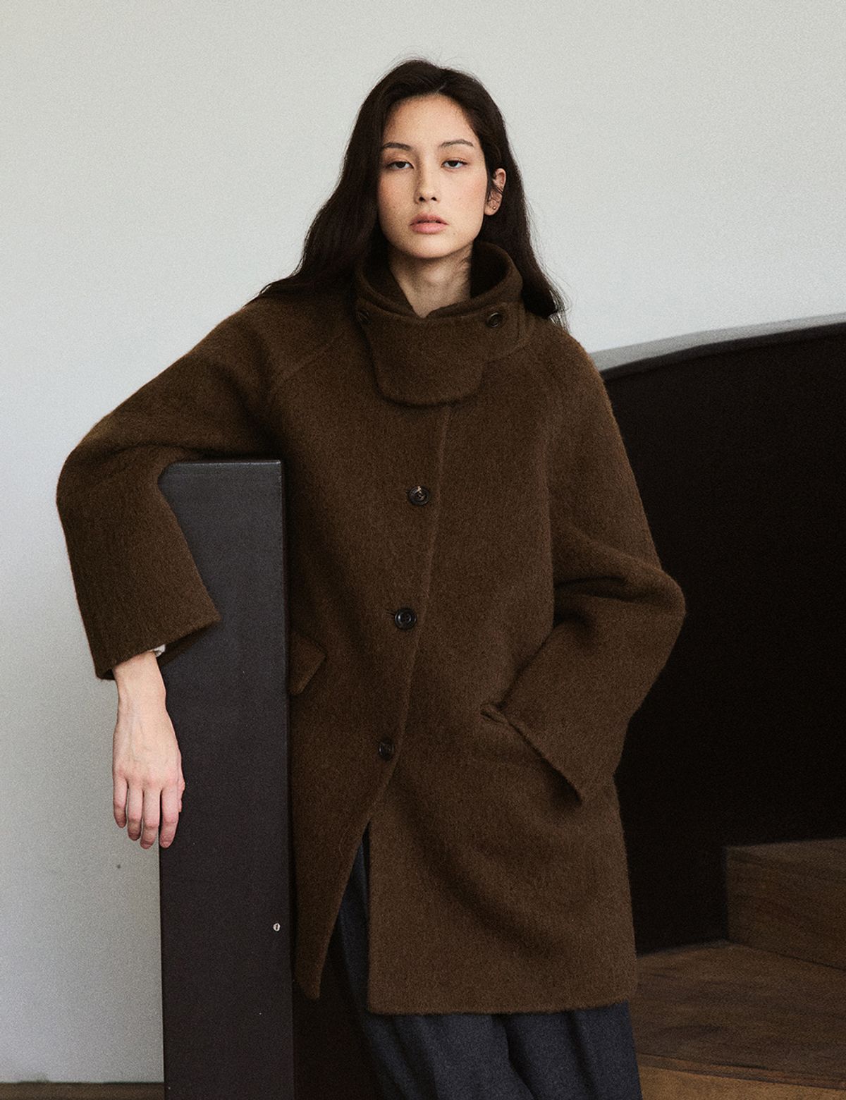 더엘로(THEELO) Shaggy Handmade Coat (Brown)
