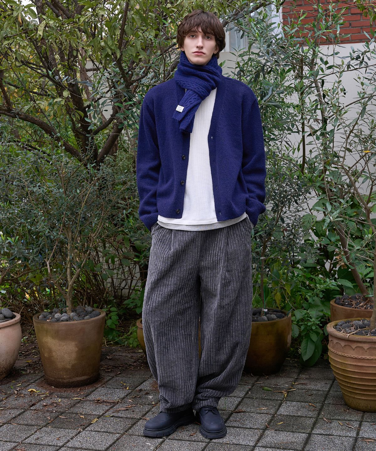 트립르센스(TRIP LE SENS) [F/W]코듀로이 원턱 커브드 밴딩 팬츠_차콜