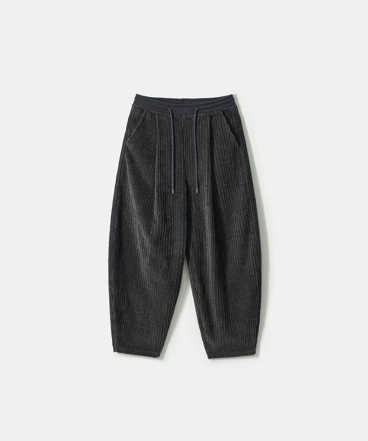 트립르센스(TRIP LE SENS) [F/W]코듀로이 원턱 커브드 밴딩 팬츠_차콜
