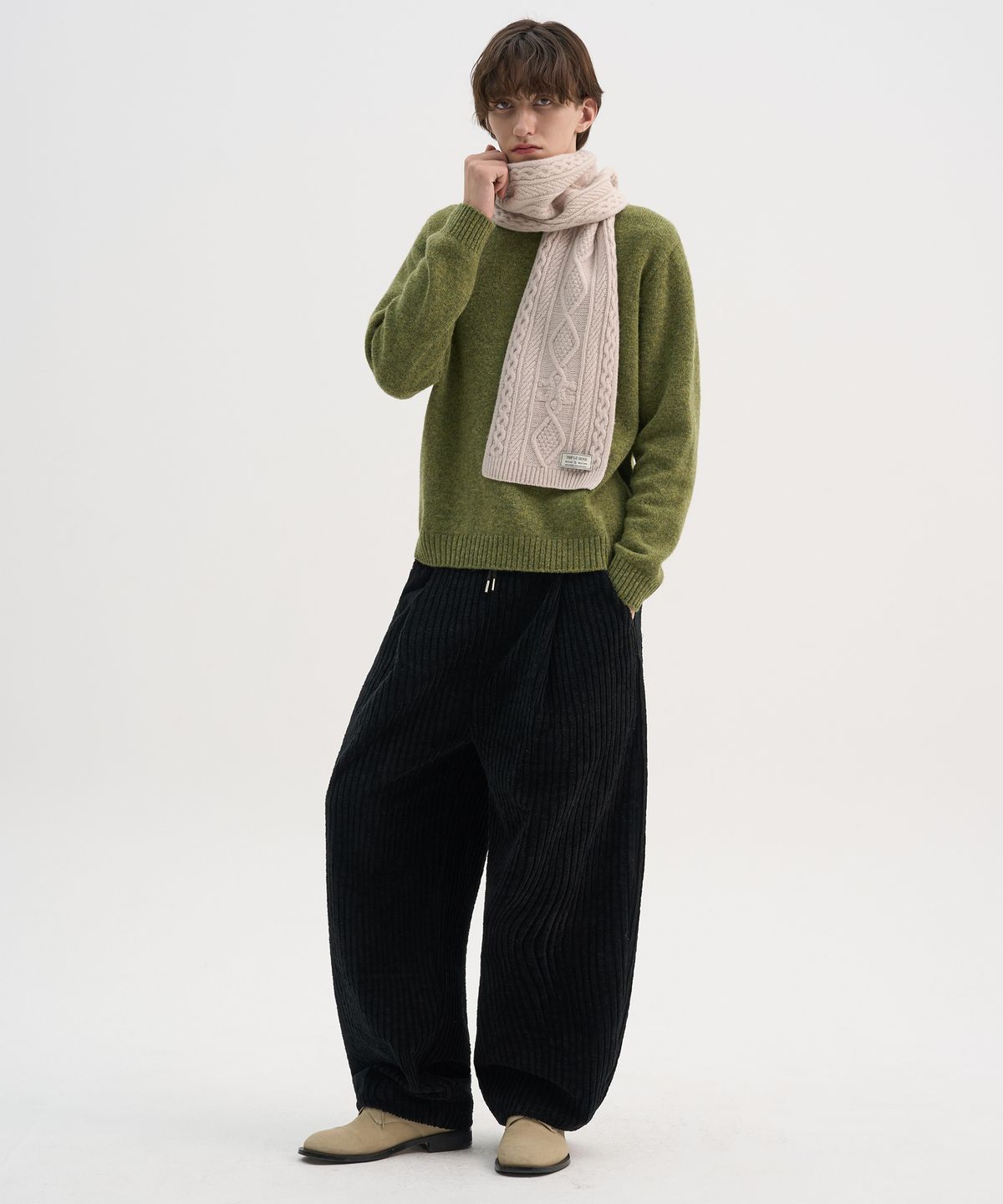 트립르센스(TRIP LE SENS) [F/W]코듀로이 원턱 커브드 밴딩 팬츠_블랙