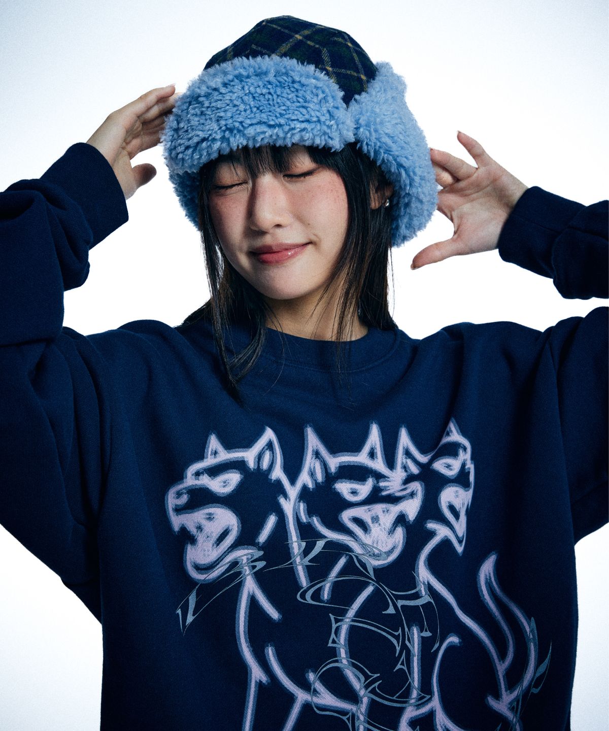 유얼쎄시(YOUR SASSY) Fuzzy Bunny Check Trapper Hat (BLUE)