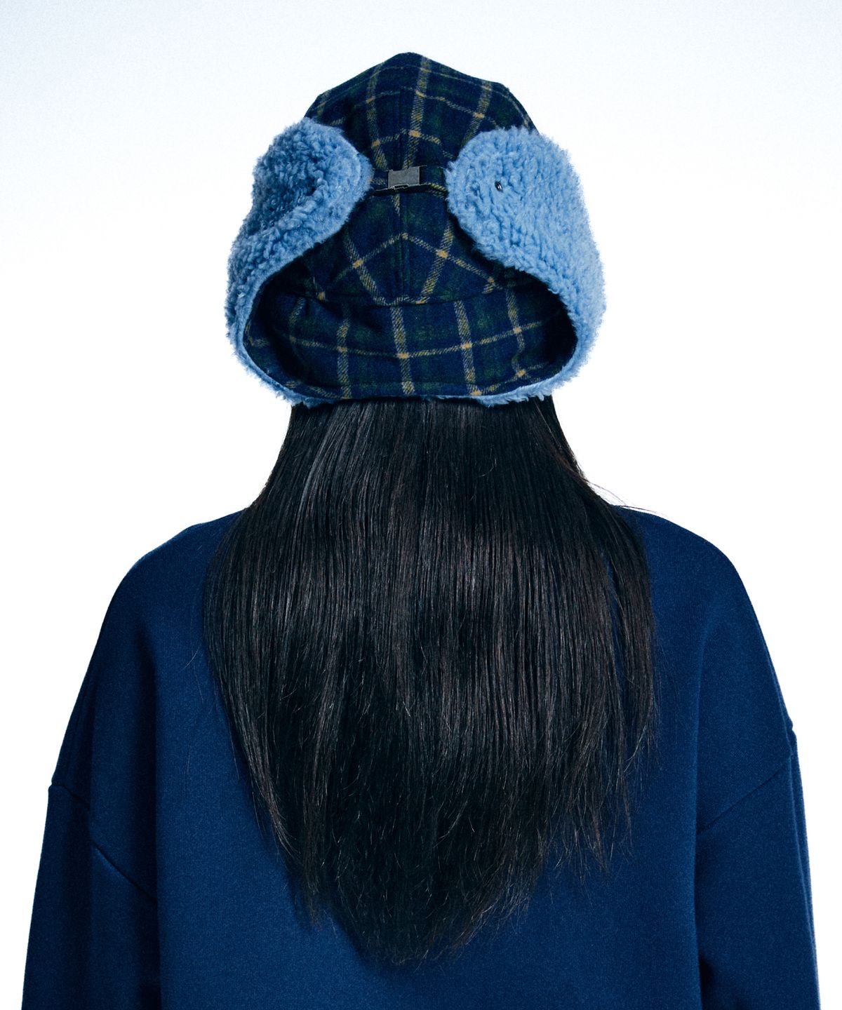유얼쎄시(YOUR SASSY) Fuzzy Bunny Check Trapper Hat (BLUE)