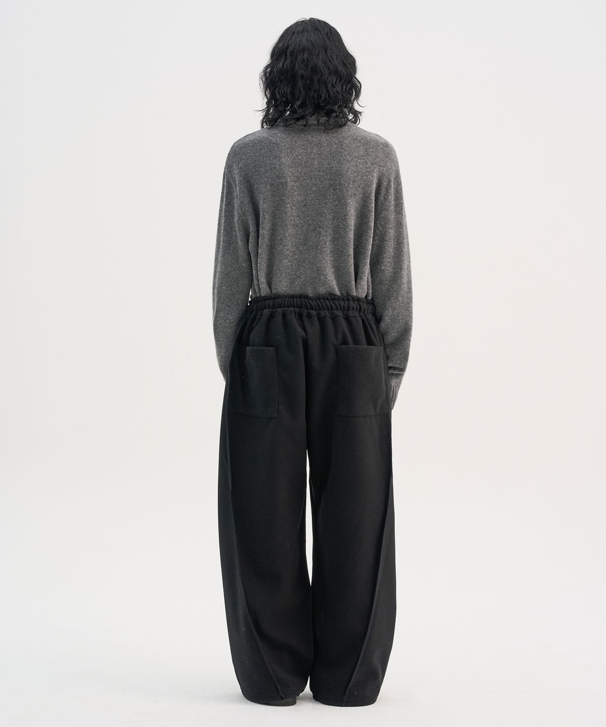 트립르센스(TRIP LE SENS) [F/W]컷 아웃 소프트 커브드 밴딩 팬츠_블랙