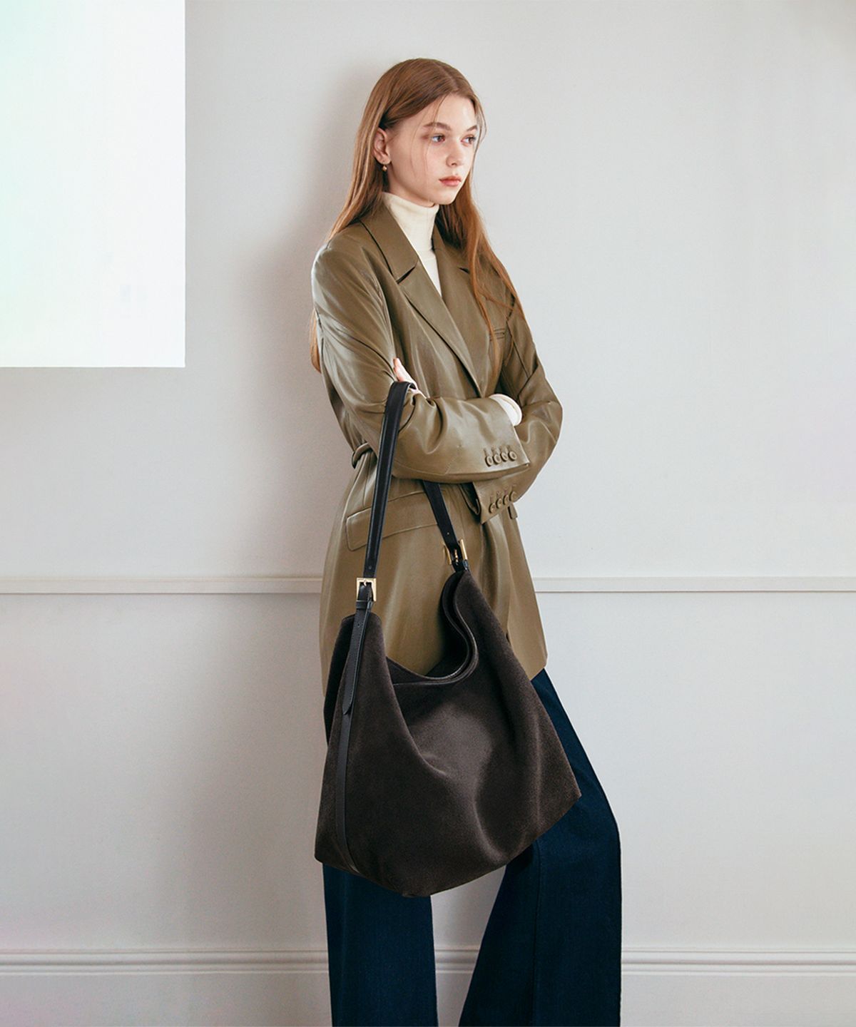 끌라베(CLAVE) 엘리 스웨이드 다크 브라운 토트백 (ELLIE Suede dark brown Tote Bag)