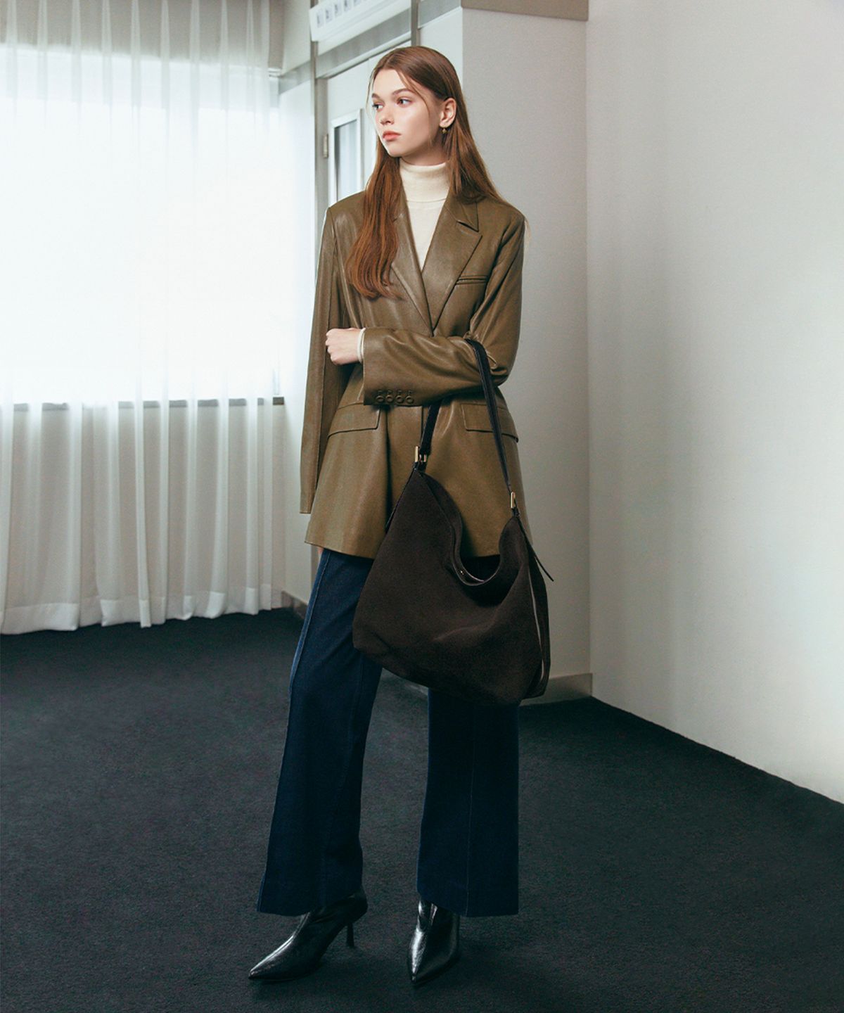 끌라베(CLAVE) 엘리 스웨이드 다크 브라운 토트백 (ELLIE Suede dark brown Tote Bag)