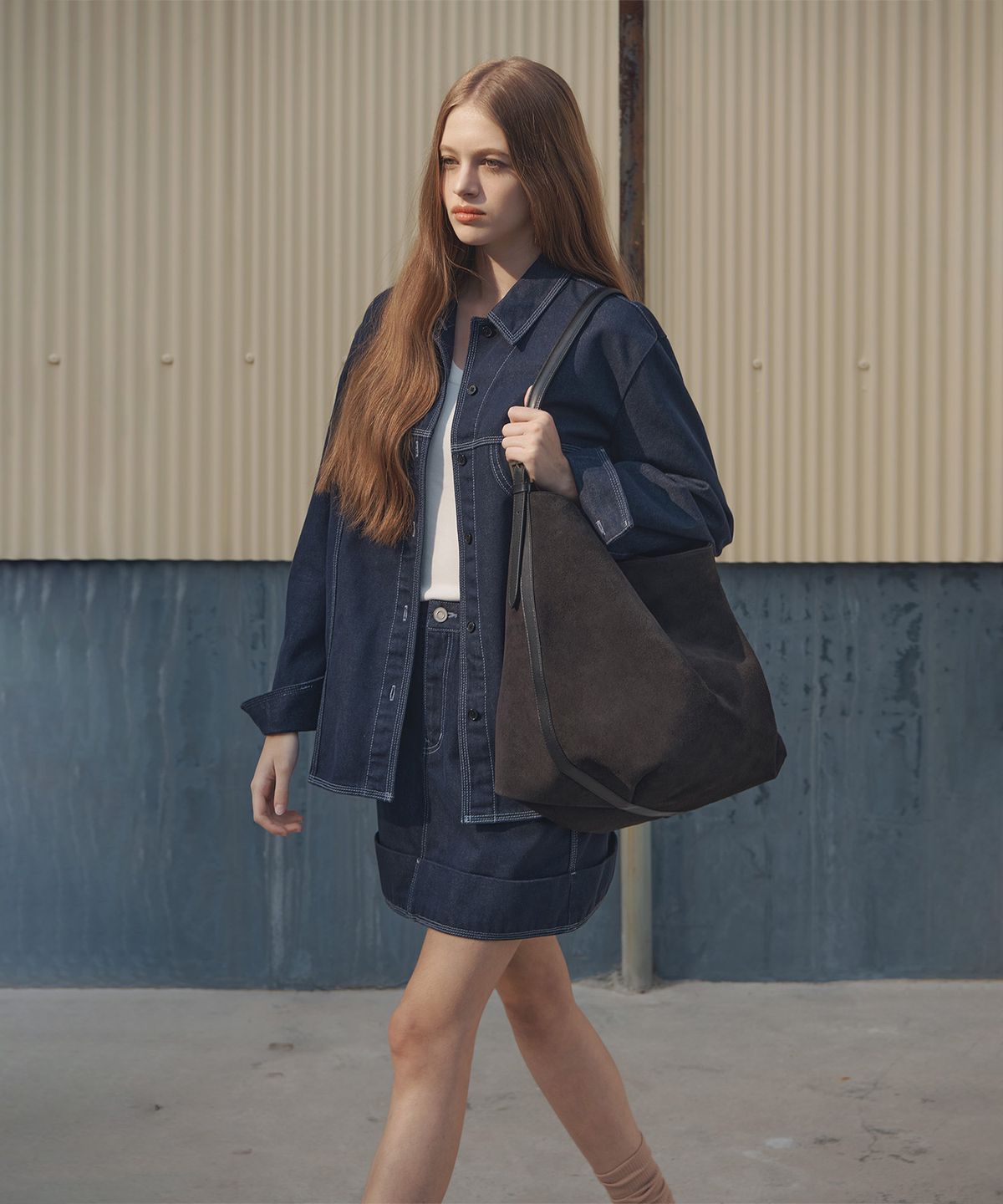 끌라베(CLAVE) 엘리 스웨이드 다크 브라운 토트백 (ELLIE Suede dark brown Tote Bag)