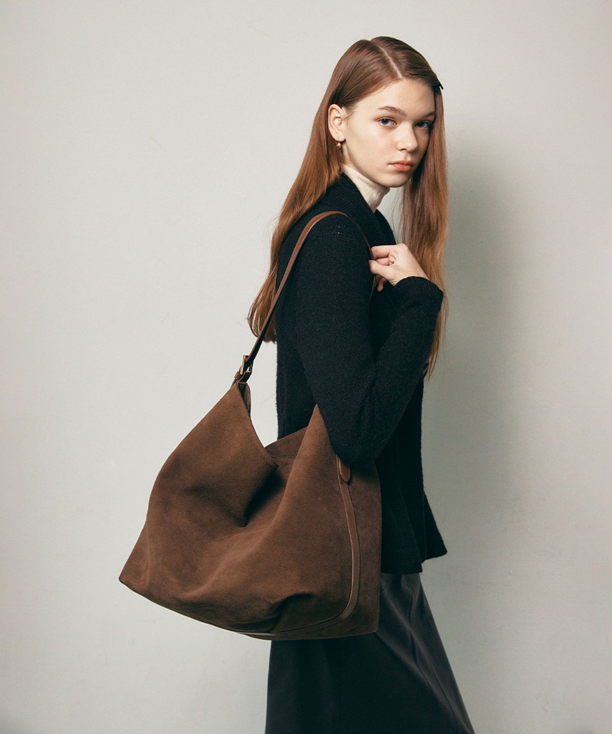 끌라베(CLAVE) 엘리 스웨이드 브라운 토트백 (ELLIE Suede brown Tote Bag)