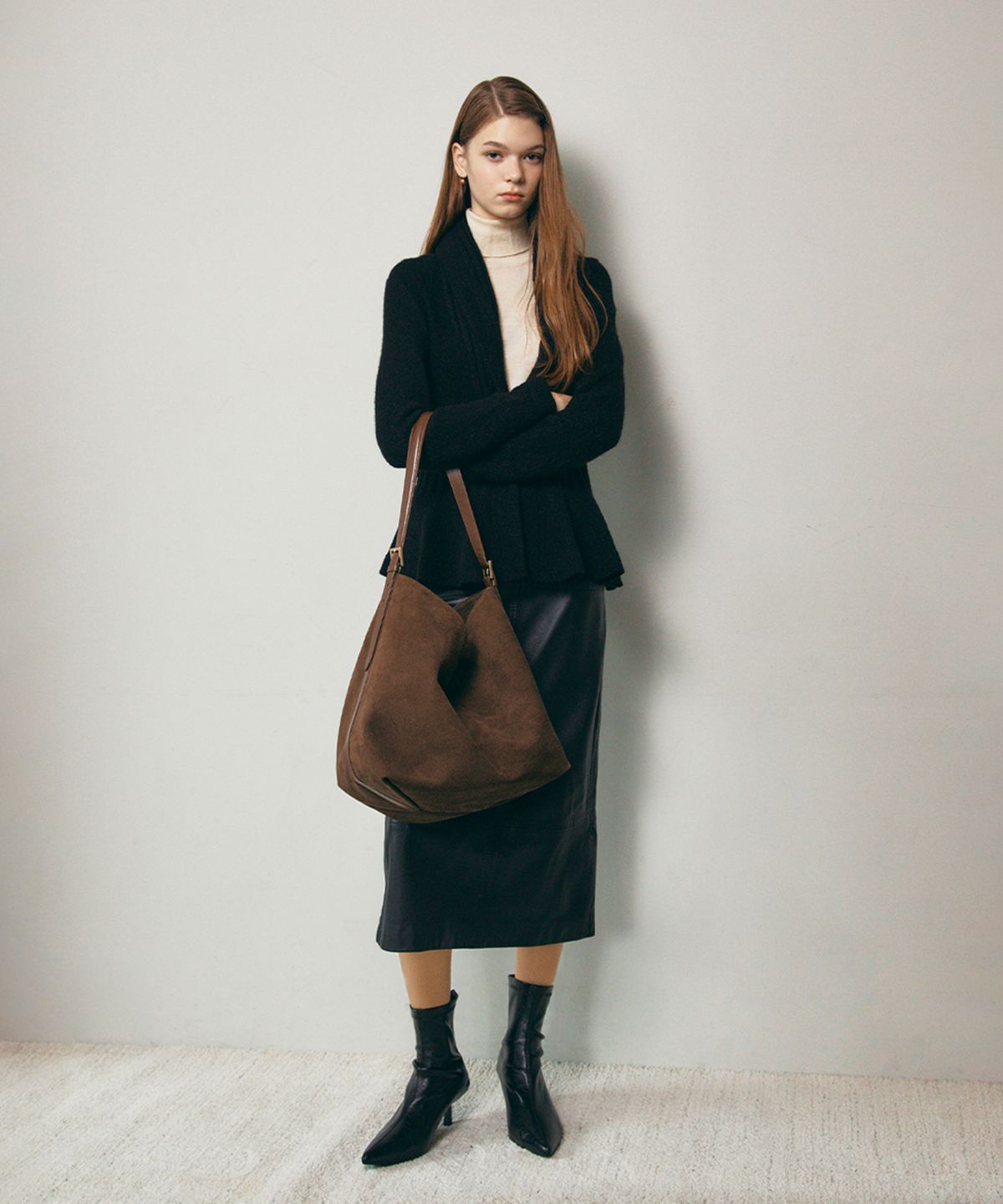 끌라베(CLAVE) 엘리 스웨이드 브라운 토트백 (ELLIE Suede brown Tote Bag)