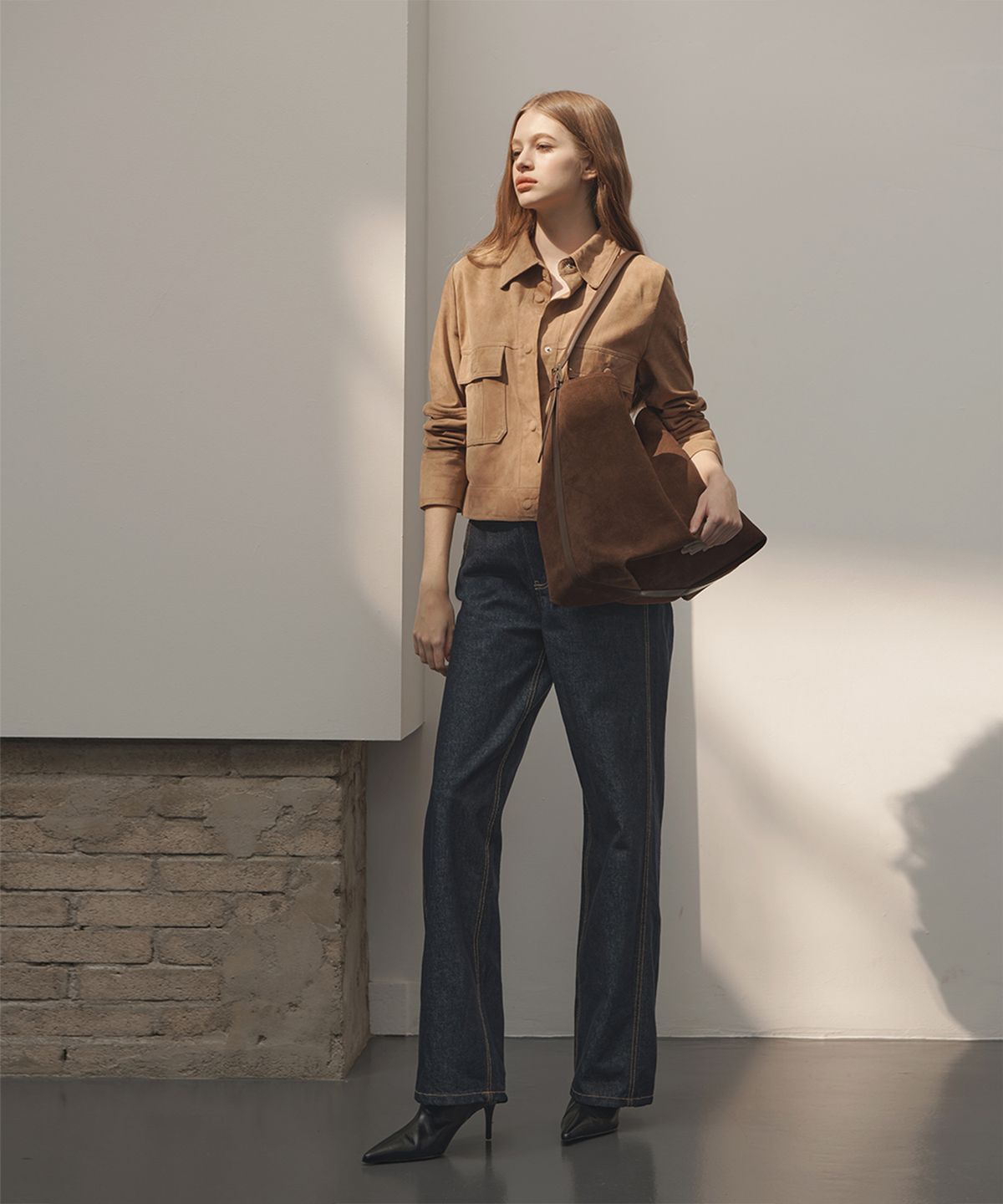 끌라베(CLAVE) 엘리 스웨이드 브라운 토트백 (ELLIE Suede brown Tote Bag)