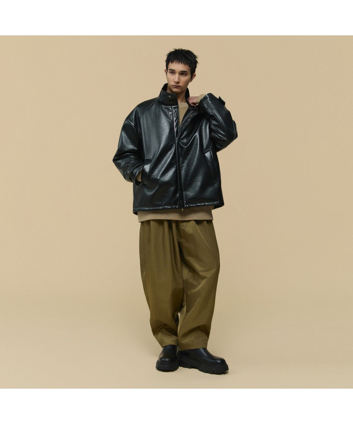 커스텀멜로우(CUSTOMELLOW) [HED MAYNER] Black Faux Leather Padded Parka CWUAW25995BKX