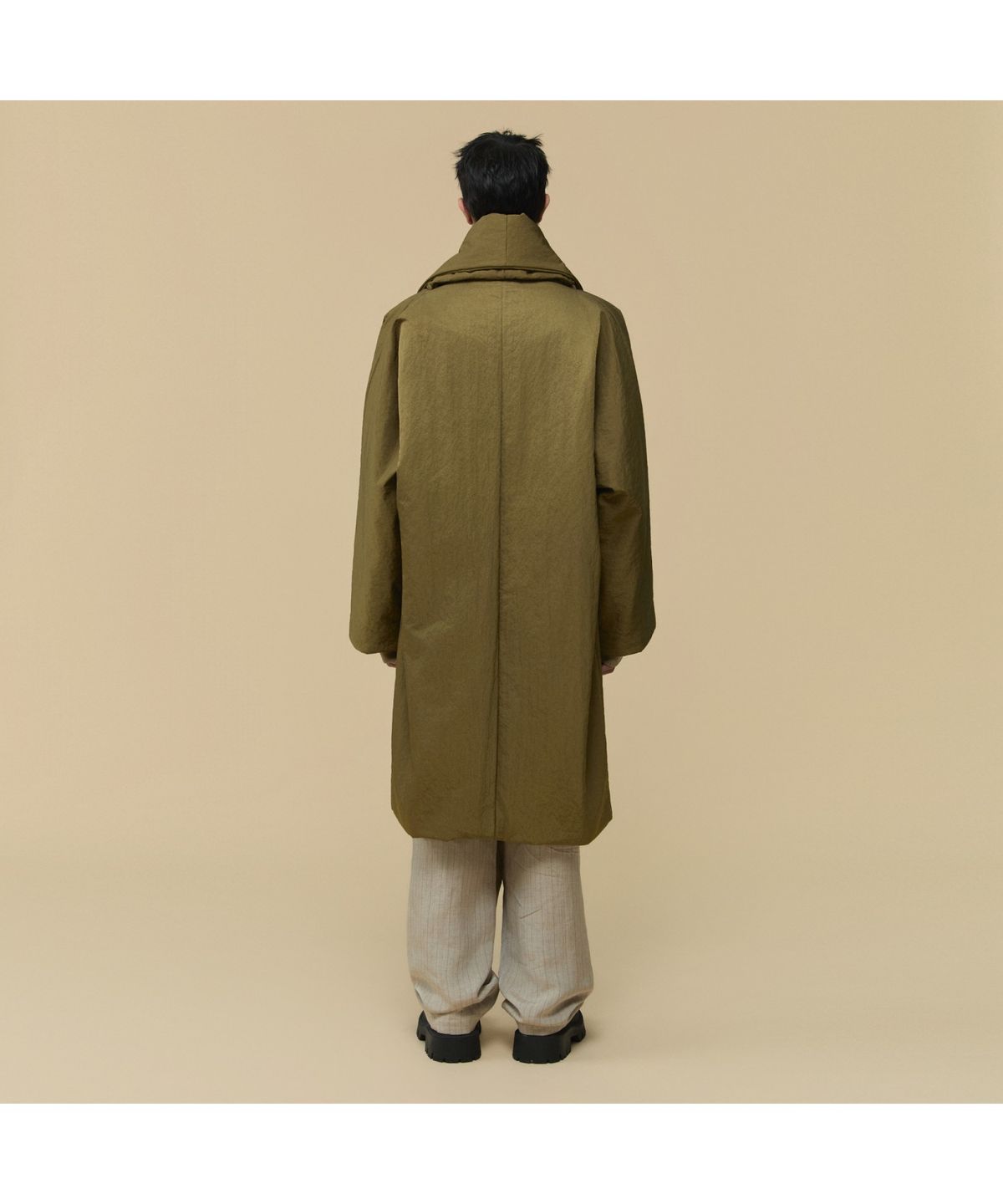 커스텀멜로우(CUSTOMELLOW) [HED MAYNER] Gold Back Slit Robe Coat CWCAW25994KHX