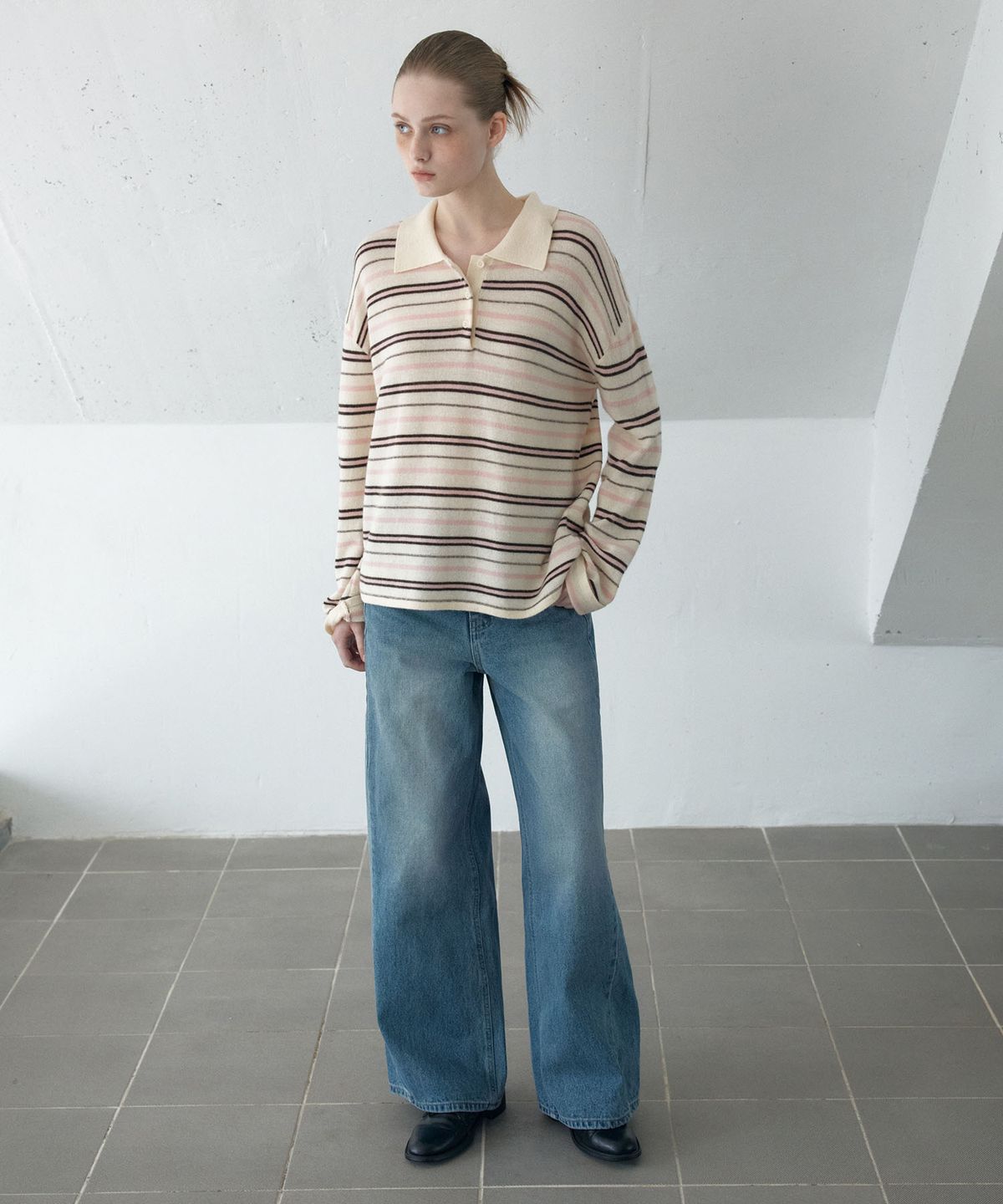 아위(AHWE) MULTI STRIPE COLLAR KNIT_L BEIGE