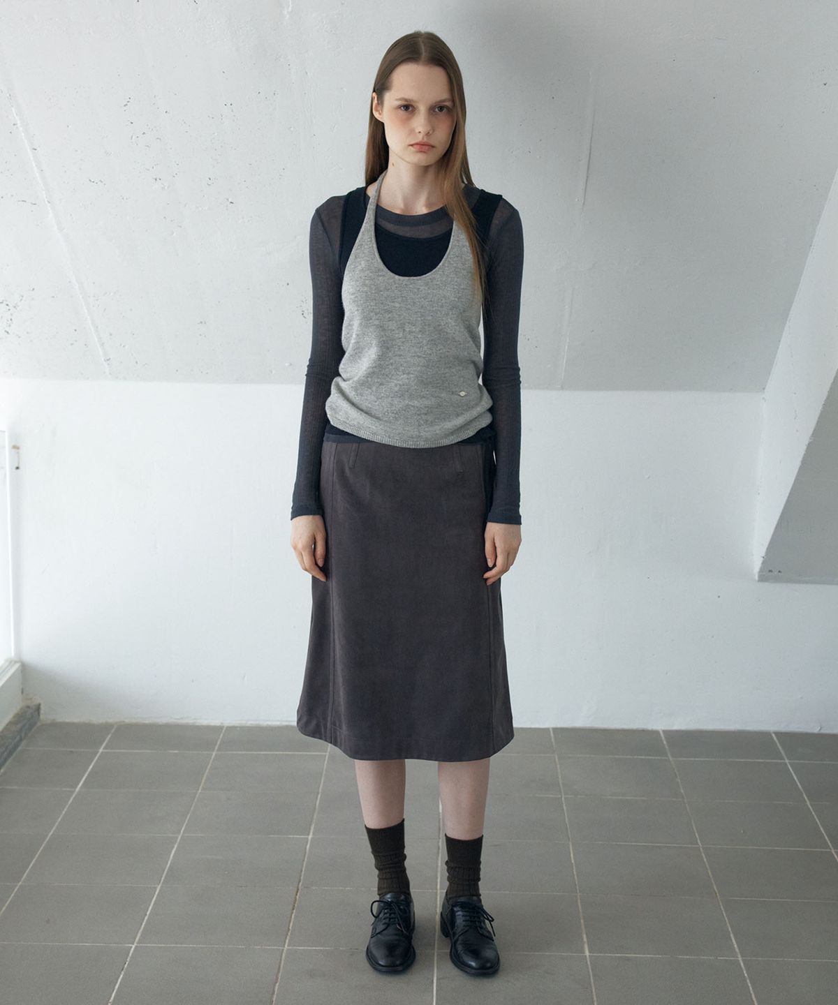 아위(AHWE) HALTER KNIT VEST_GREY