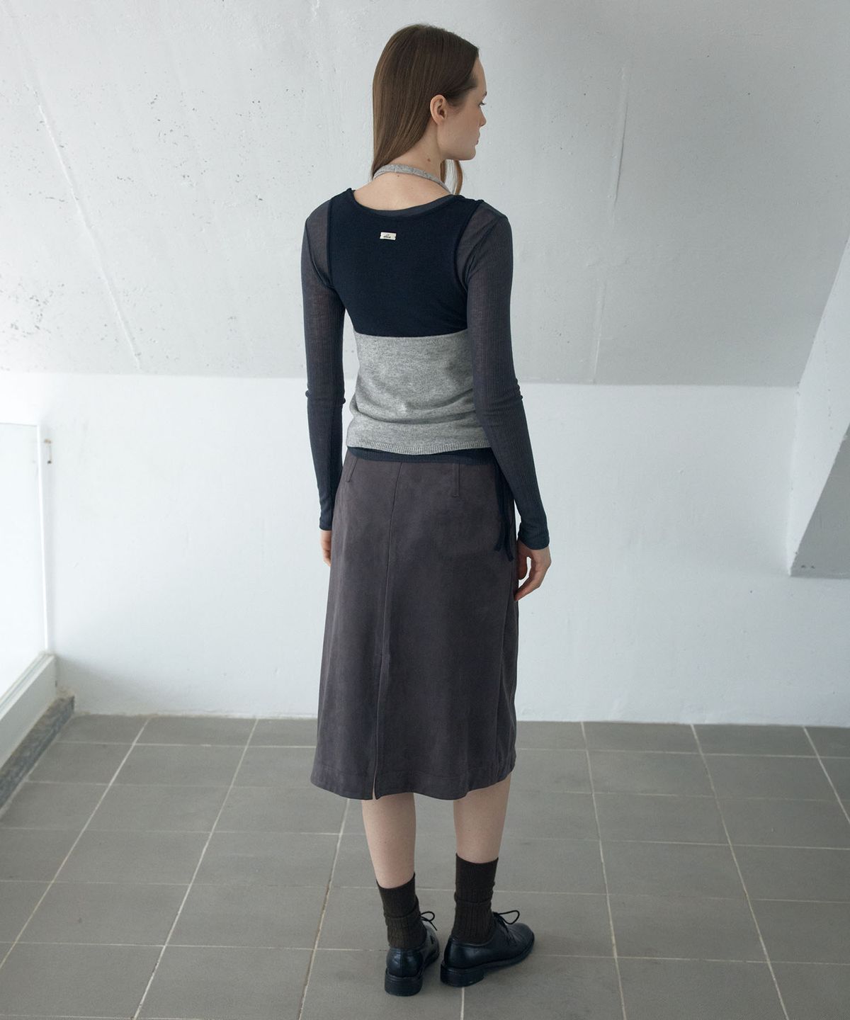 아위(AHWE) HALTER KNIT VEST_GREY