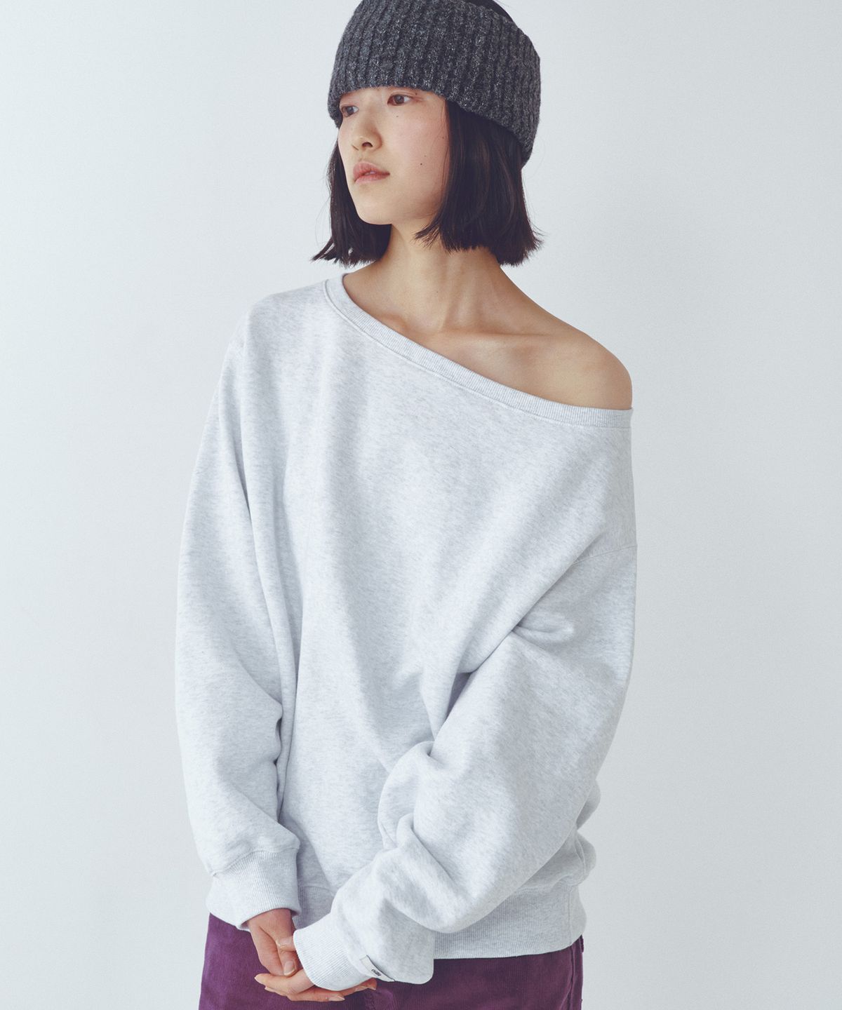 씨타(CITTA) Essential Off-shoulder Sweatshirts_CTT398(White Melange)