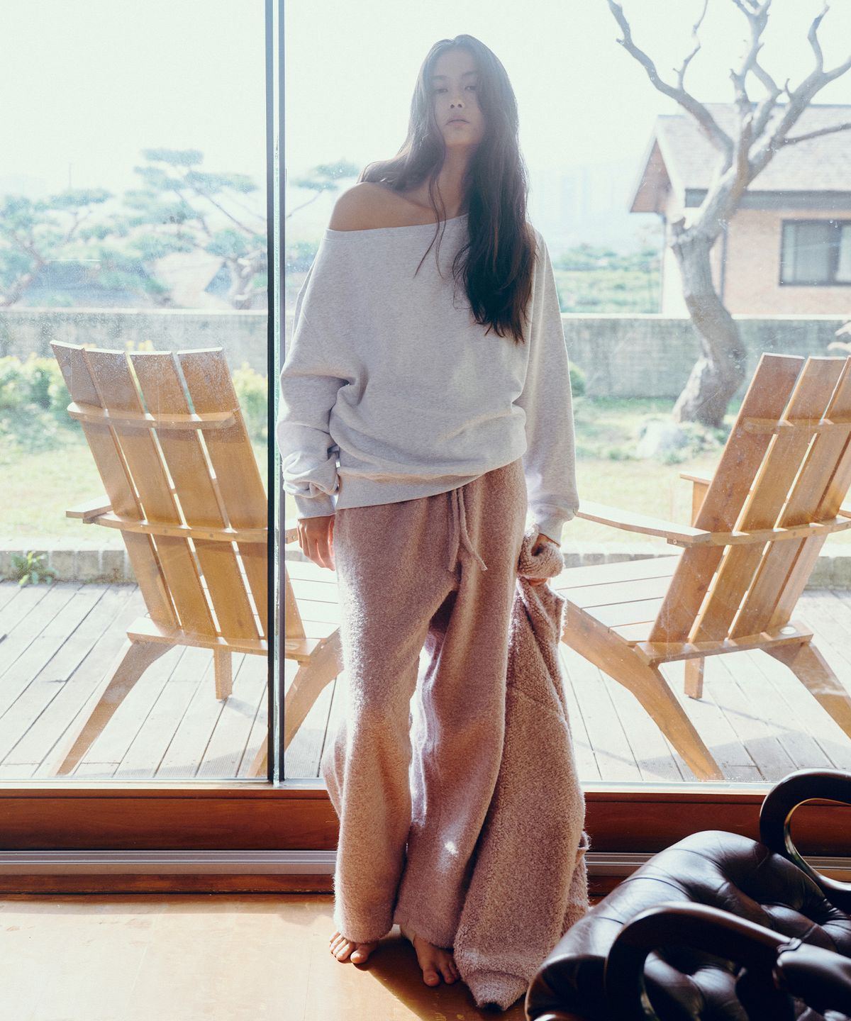 씨타(CITTA) Essential Off-shoulder Sweatshirts_CTT398(White Melange)