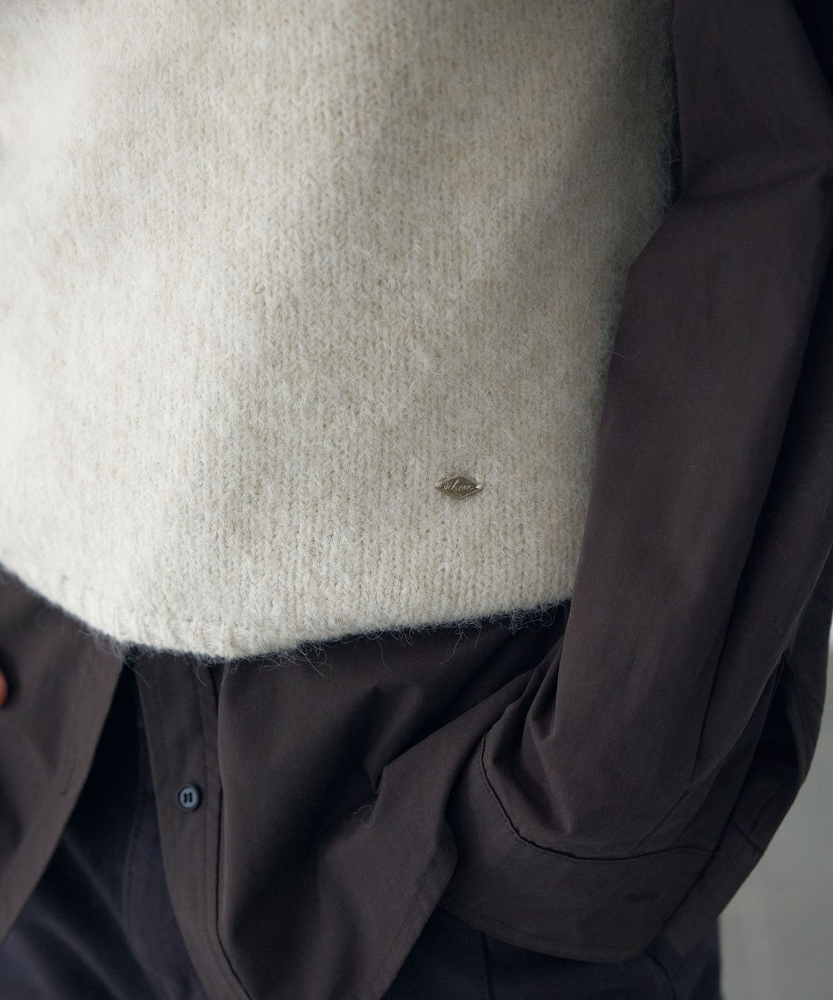 아위(AHWE) WOOL BLENDED KNIT VEST_CREAM
