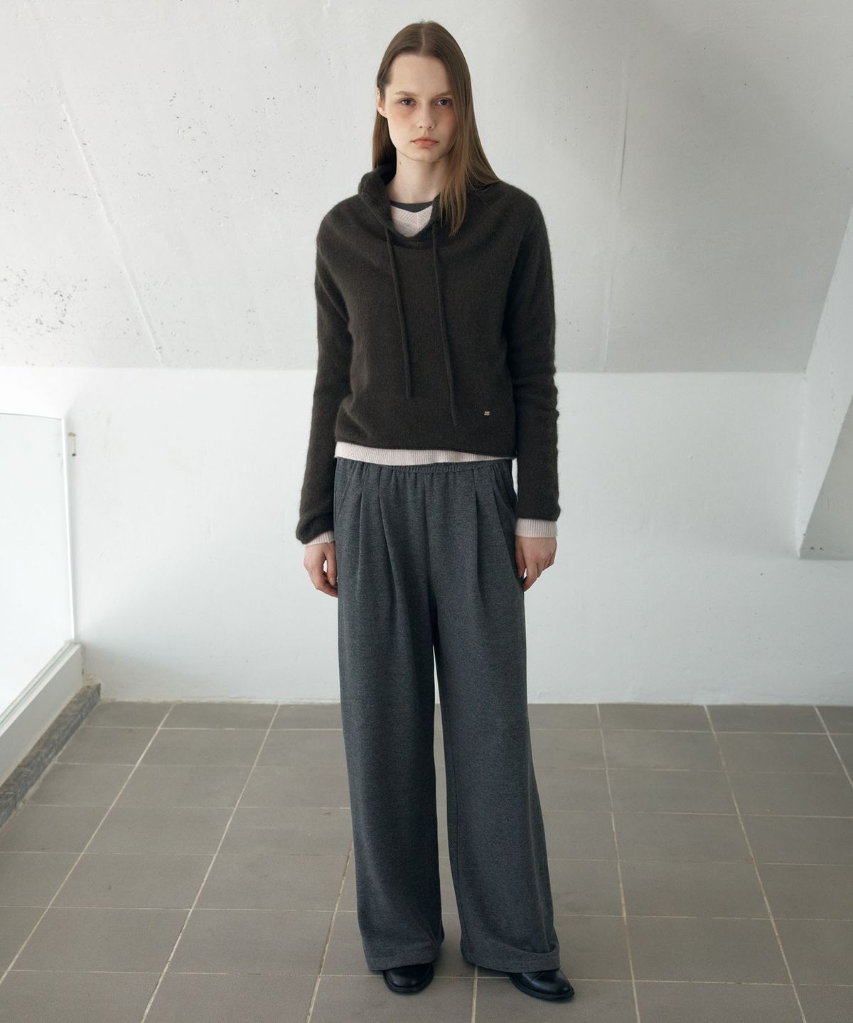 아위(AHWE) WOOL BLEND HOODED PULLOVER_BRWON