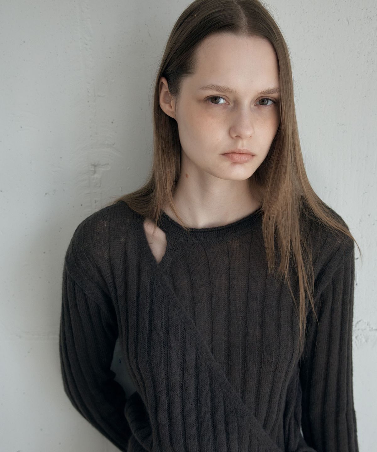 아위(AHWE) RIBBED WRAP PULL-OVER_D BRWON