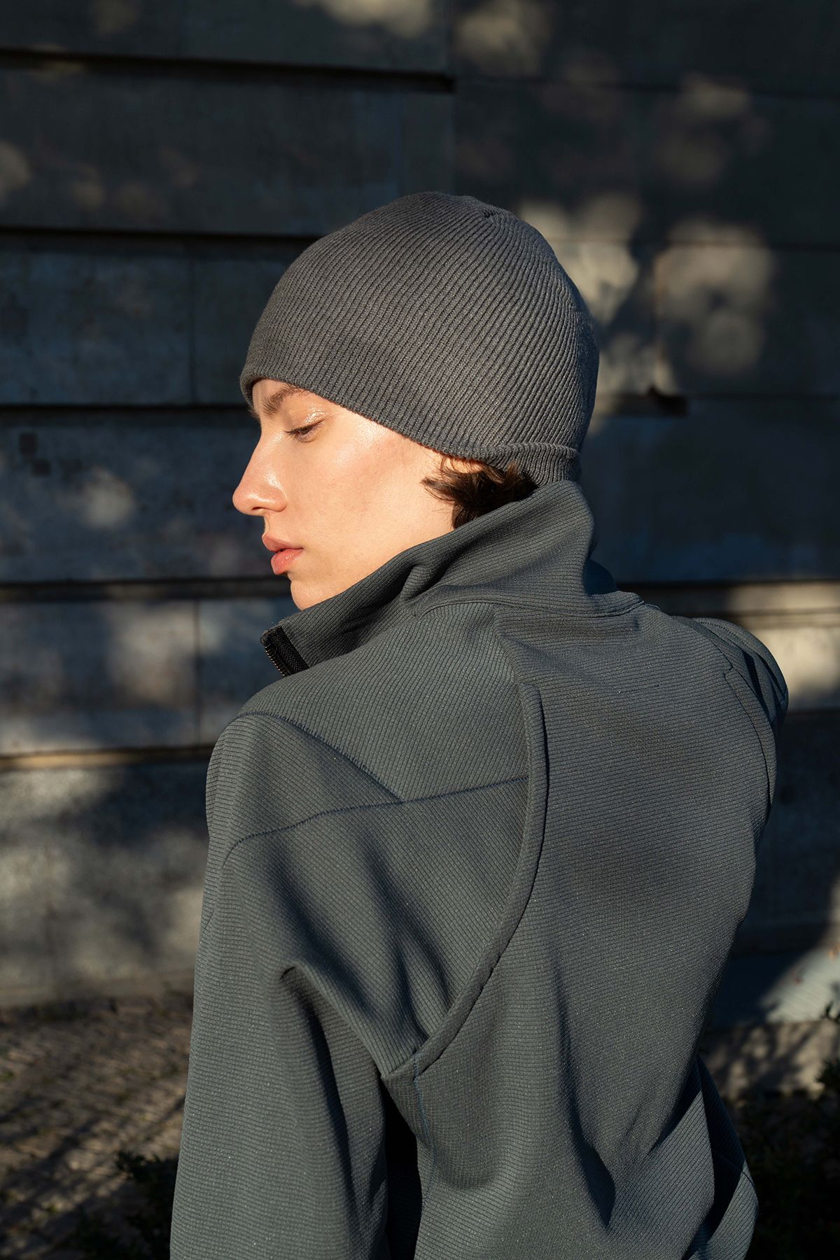 폼리쉬(FORMLICH) REGULATOR GRID TRACK TOP / SLATE GREY