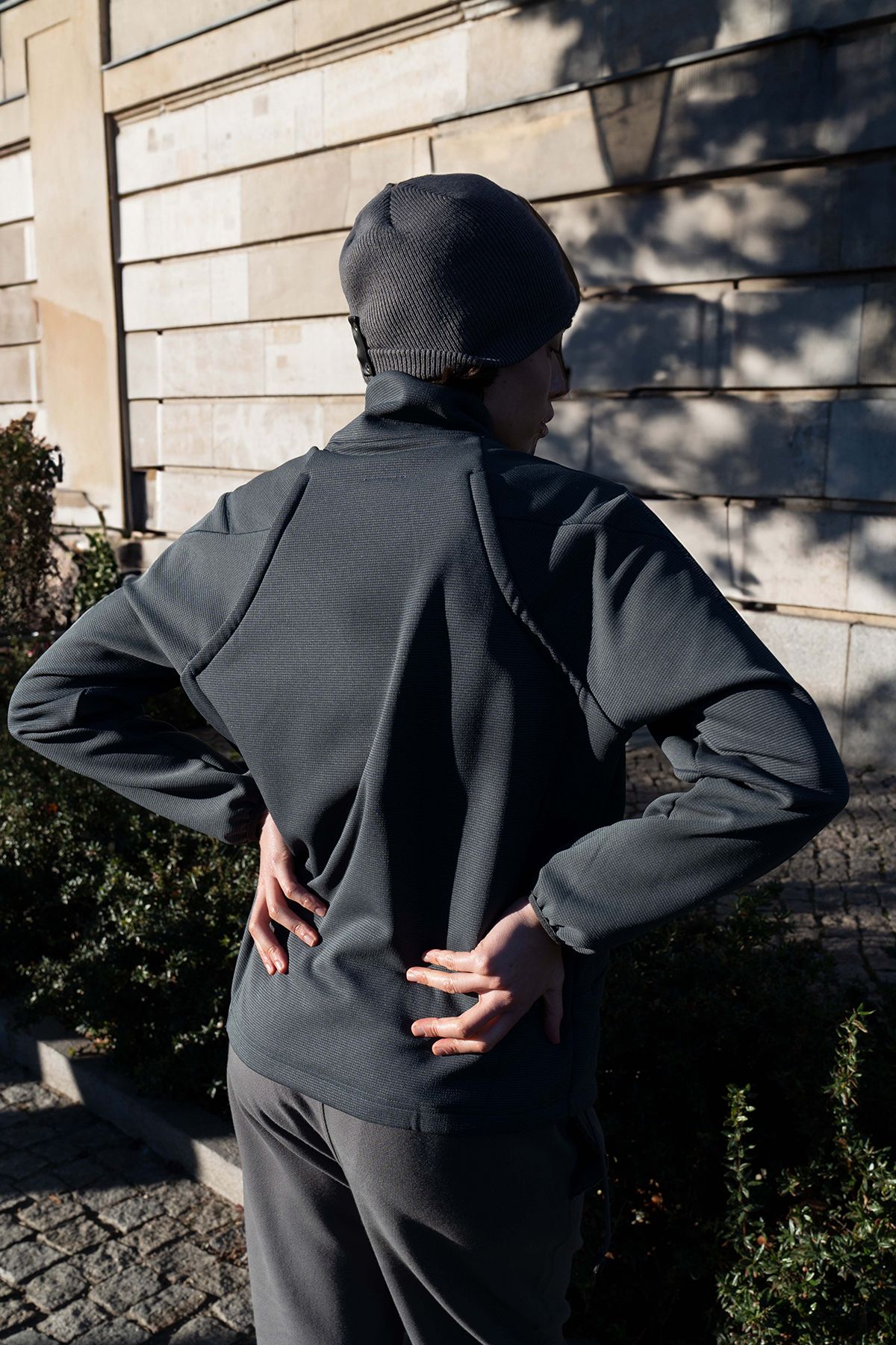 폼리쉬(FORMLICH) REGULATOR GRID TRACK TOP / SLATE GREY
