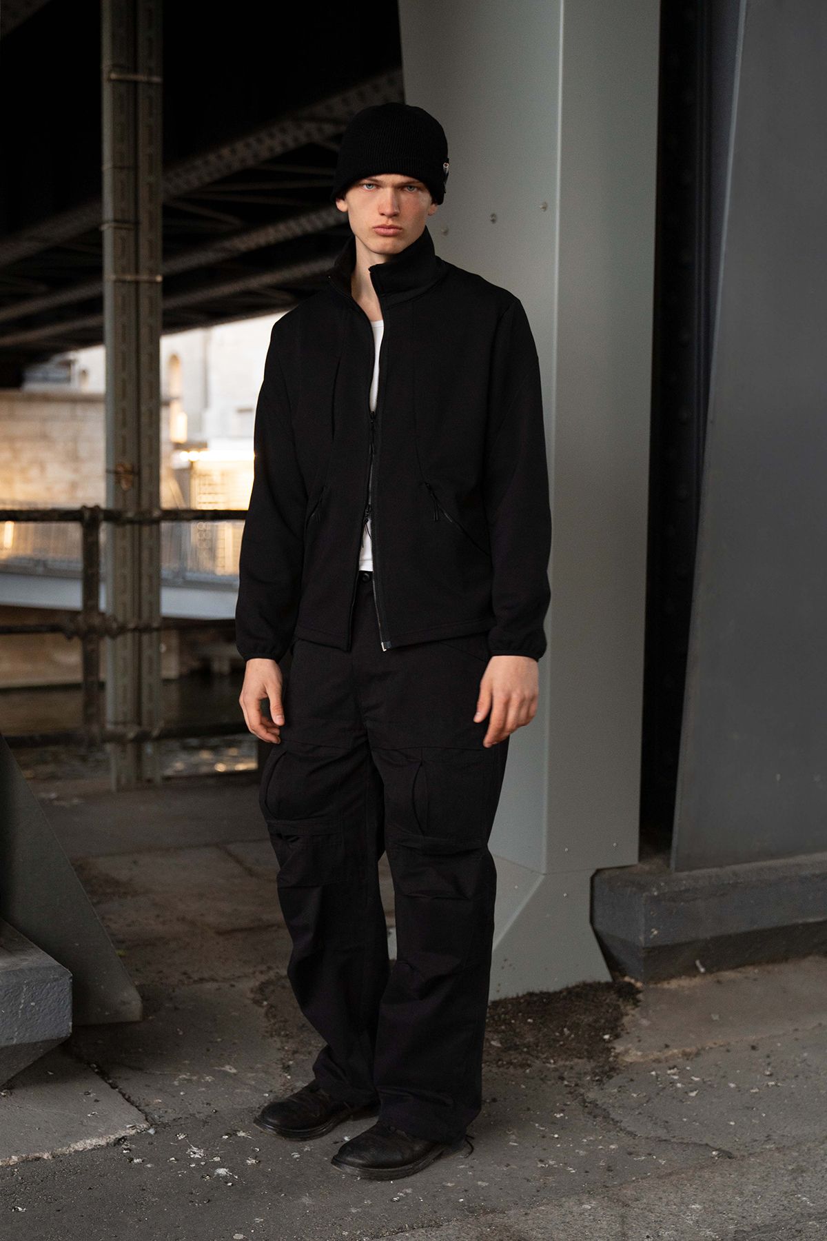 폼리쉬(FORMLICH) REGULATOR GRID TRACK TOP / BLACK